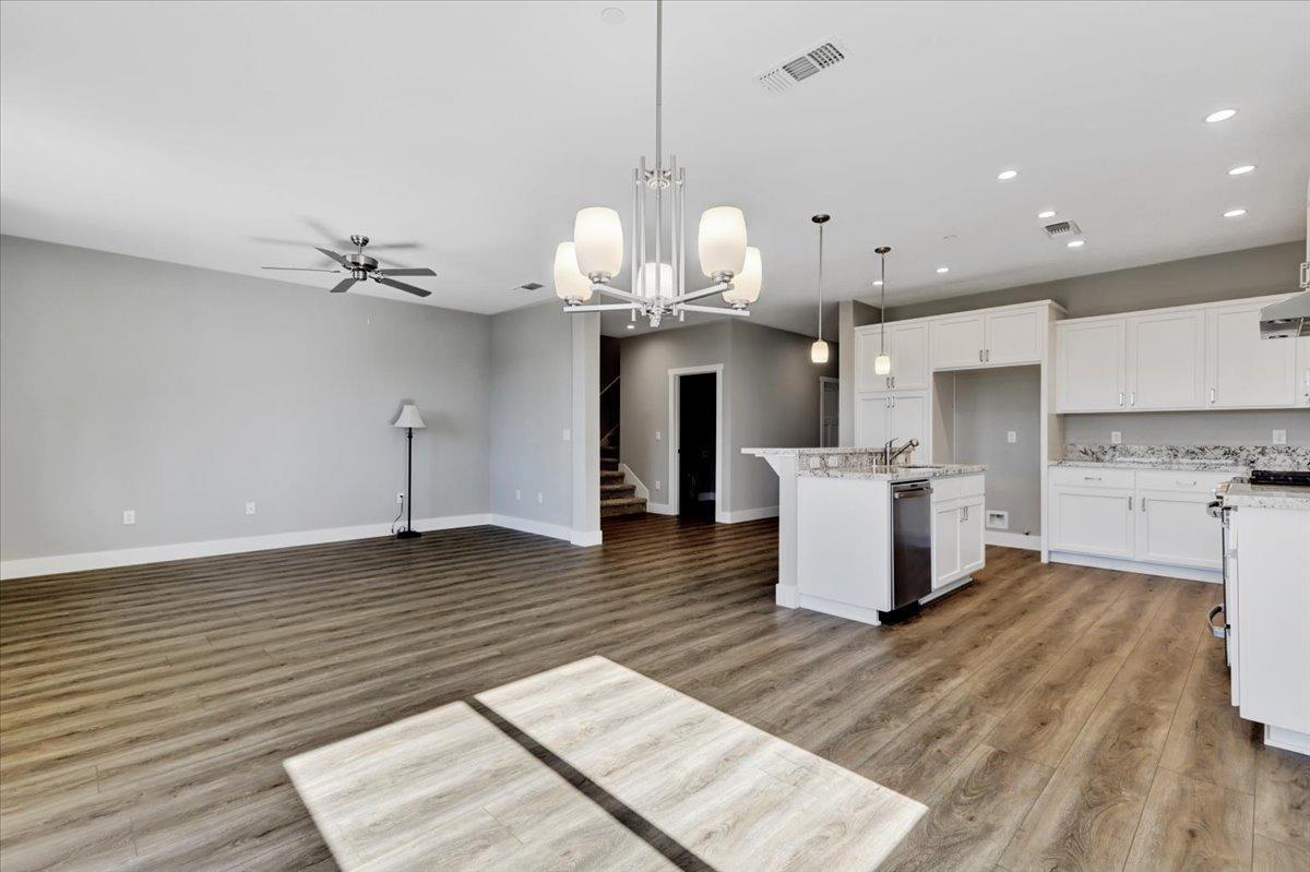 Grass Valley, California, 95945, United States, 3 Bedrooms Bedrooms, ,2 BathroomsBathrooms,Residential,For Sale,1978988