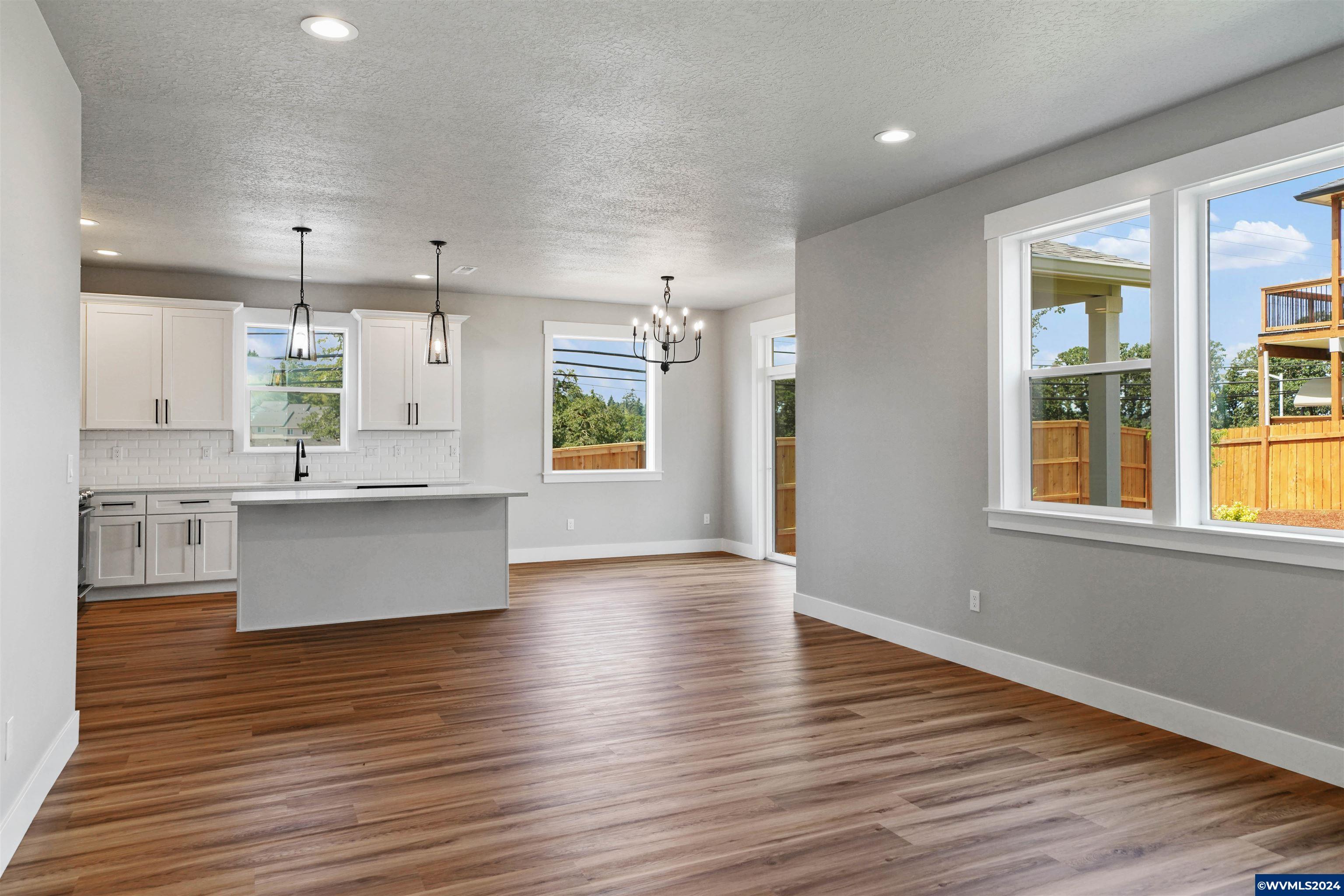 Salem, Oregon, 97306, United States, 3 Bedrooms Bedrooms, ,3 BathroomsBathrooms,Residential,For Sale,1695520