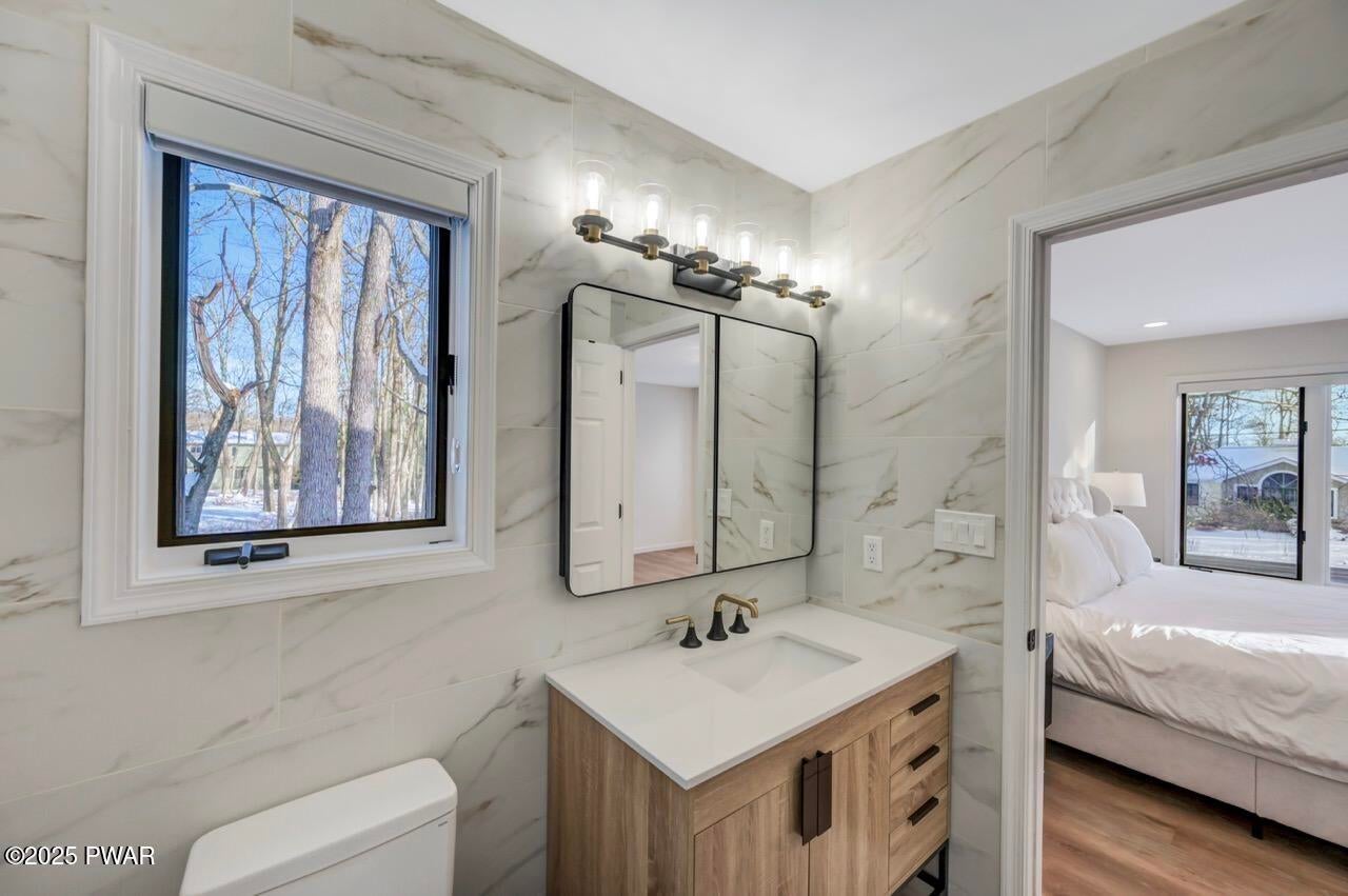 Lords Valley, Pennsylvania, 18428, United States, 6 Bedrooms Bedrooms, ,3 BathroomsBathrooms,Residential,For Sale,2001480