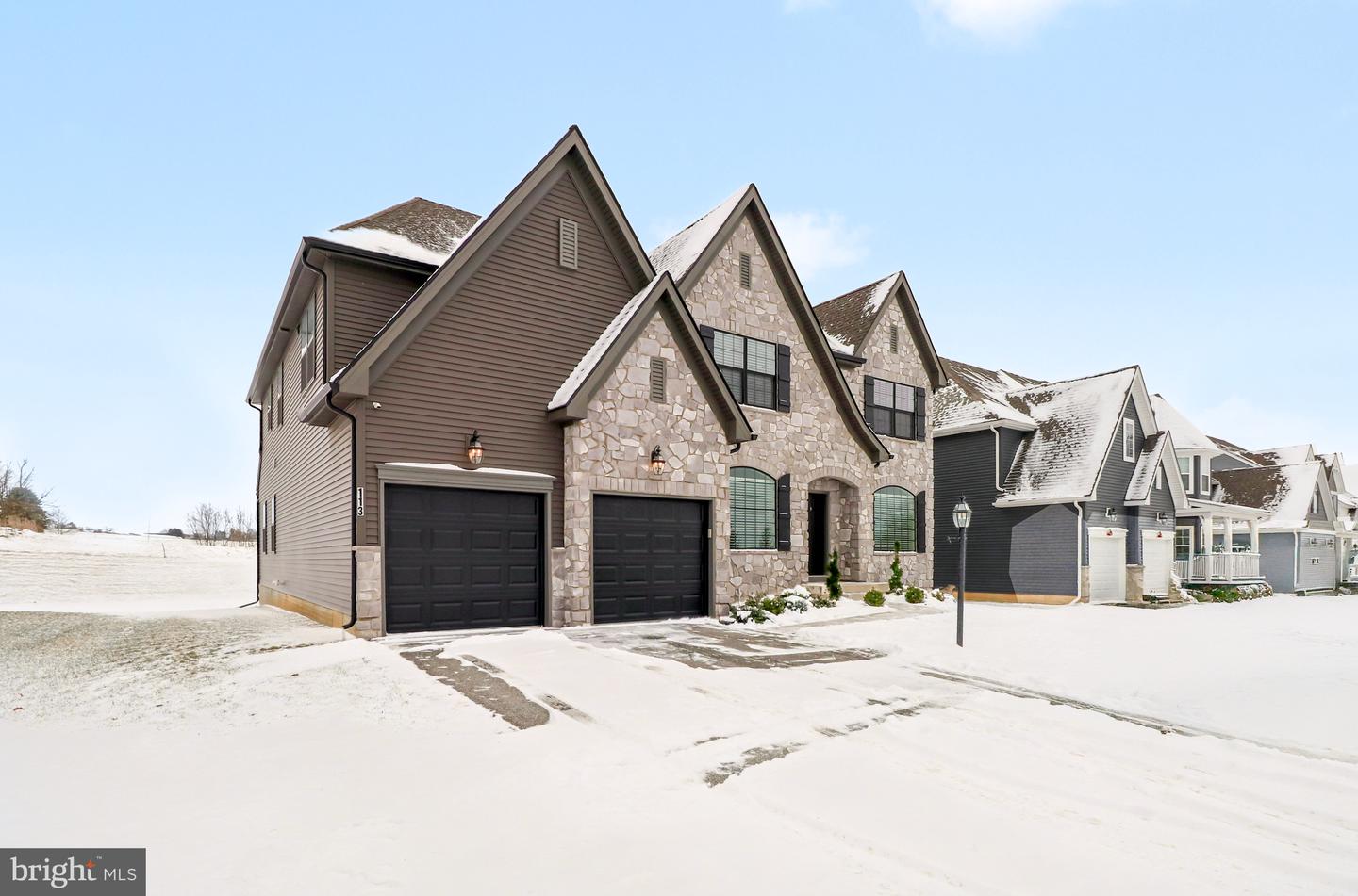 York, Pennsylvania, 17403, United States, 5 Bedrooms Bedrooms, ,6 BathroomsBathrooms,Residential,For Sale,2003251