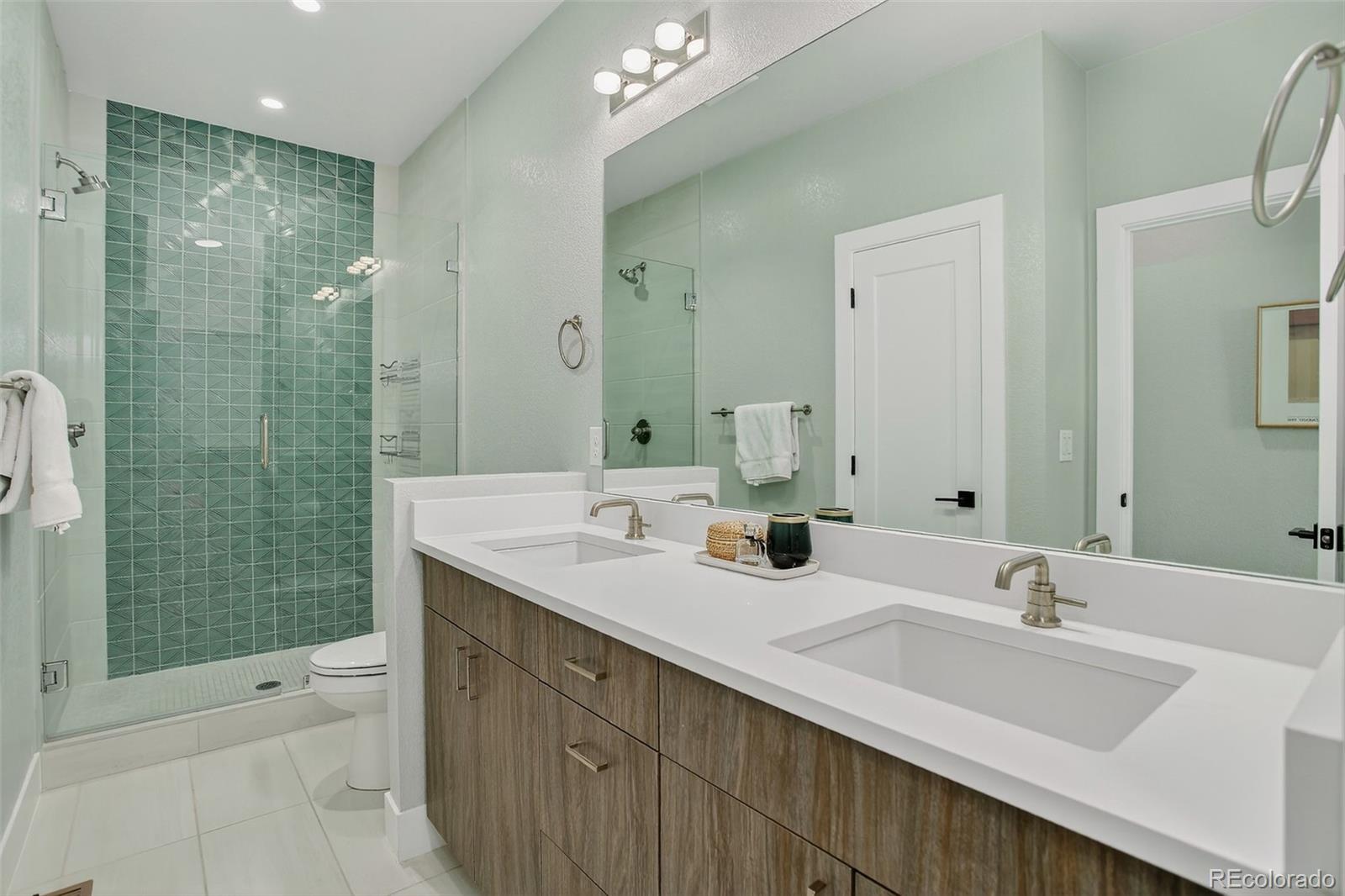 Denver, Colorado, 80204, United States, 3 Bedrooms Bedrooms, ,3 BathroomsBathrooms,Residential,For Sale,1939620