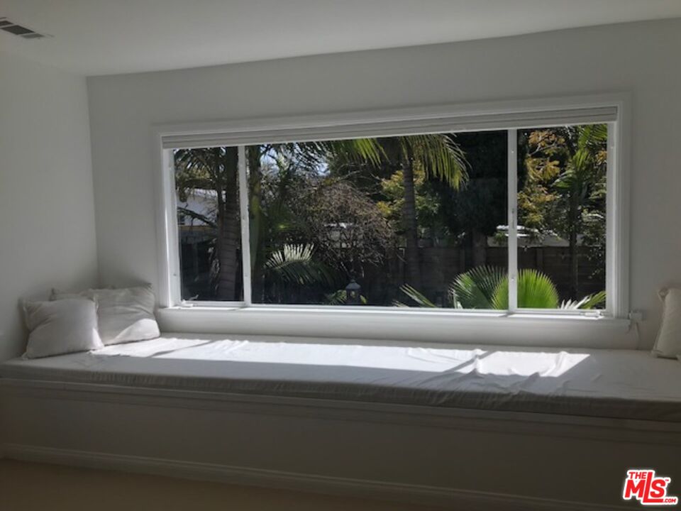 Venice, California, 90291, United States, 2 Bedrooms Bedrooms, ,2 BathroomsBathrooms,Residential,For Sale,1993237