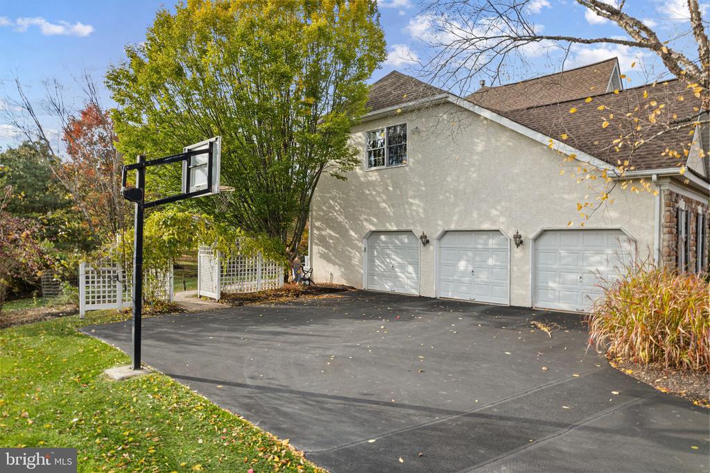 New Hope, Pennsylvania, 18938, United States, 4 Bedrooms Bedrooms, ,5 BathroomsBathrooms,Residential,For Sale,1987976