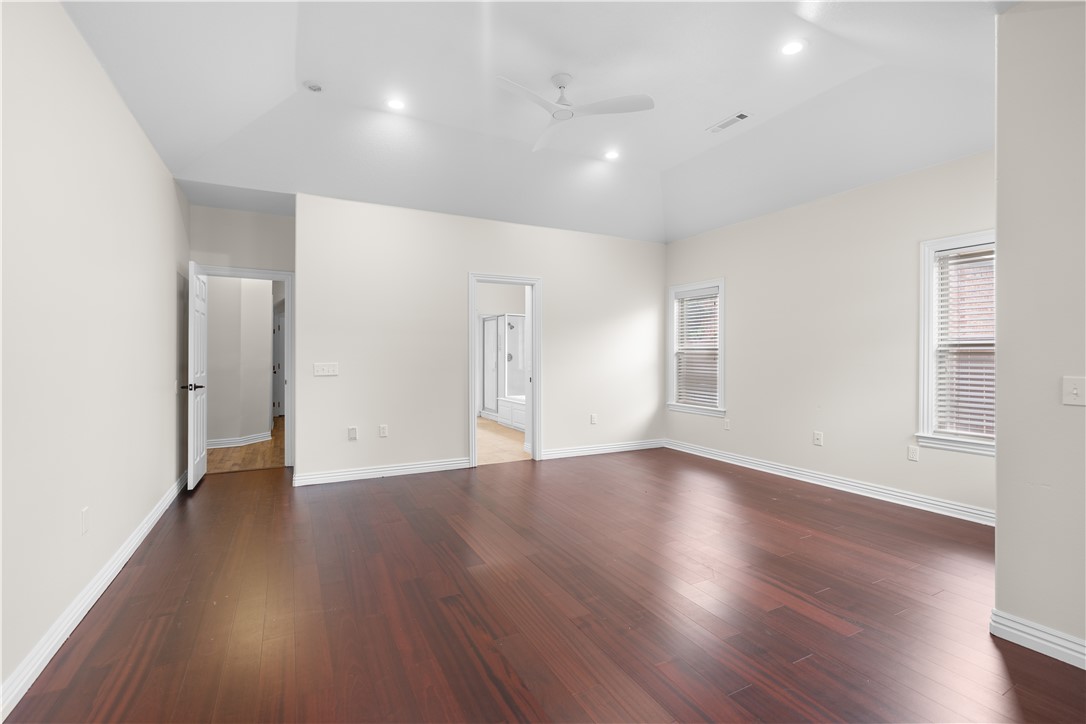 Fayetteville, Arkansas, 72704, United States, 5 Bedrooms Bedrooms, ,4 BathroomsBathrooms,Residential,For Sale,1877599