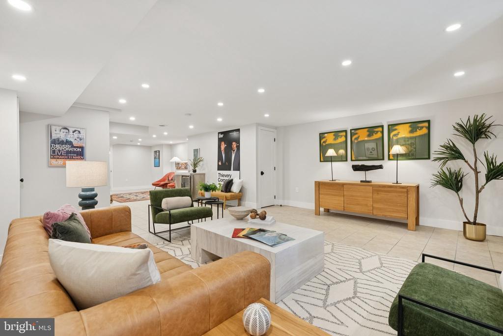 Washington, District of Columbia, 20009, United States, 4 Bedrooms Bedrooms, ,4 BathroomsBathrooms,Residential,For Sale,1902983
