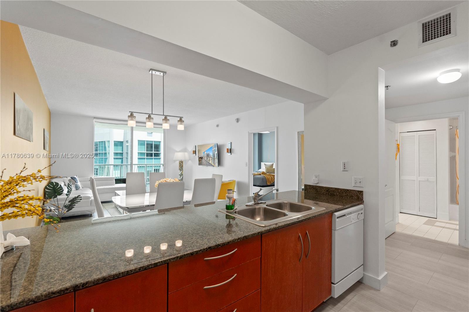 Miami, Florida, 33131, United States, 1 Bedroom Bedrooms, ,1 BathroomBathrooms,Residential,For Sale,1768107