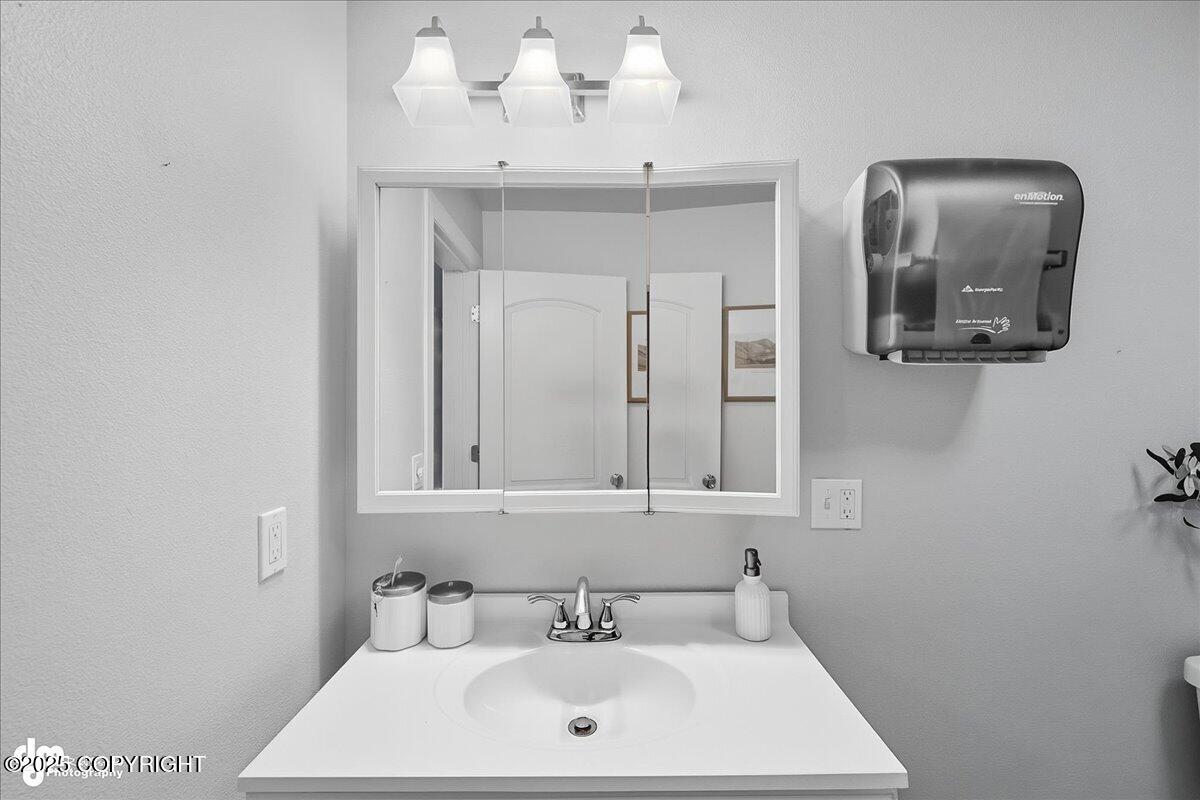 Soldotna, Alaska, 99669, United States, 4 Bedrooms Bedrooms, ,3 BathroomsBathrooms,Residential,For Sale,1982320