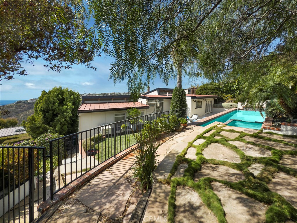 Laguna Beach, California, 92651, United States, 3 Bedrooms Bedrooms, ,3 BathroomsBathrooms,Residential,For Sale,1927395