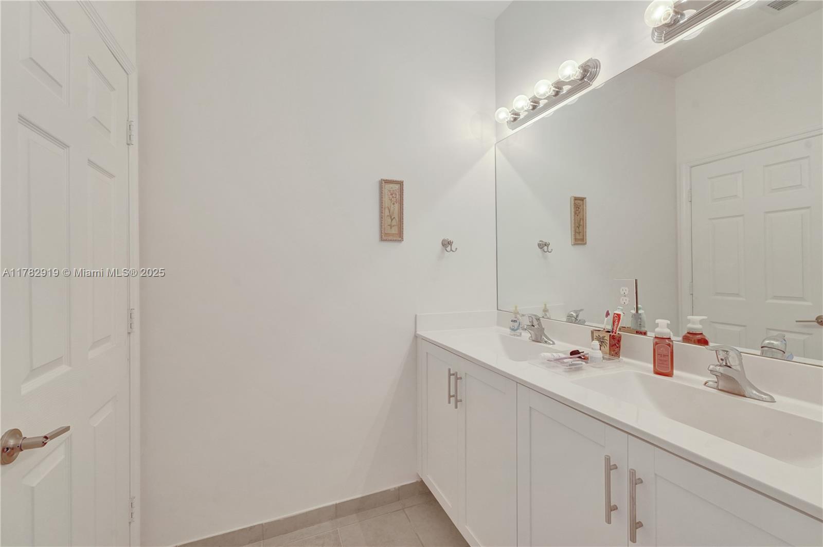Miami, Florida, 33179, United States, 4 Bedrooms Bedrooms, ,3 BathroomsBathrooms,Residential,For Sale,1768374