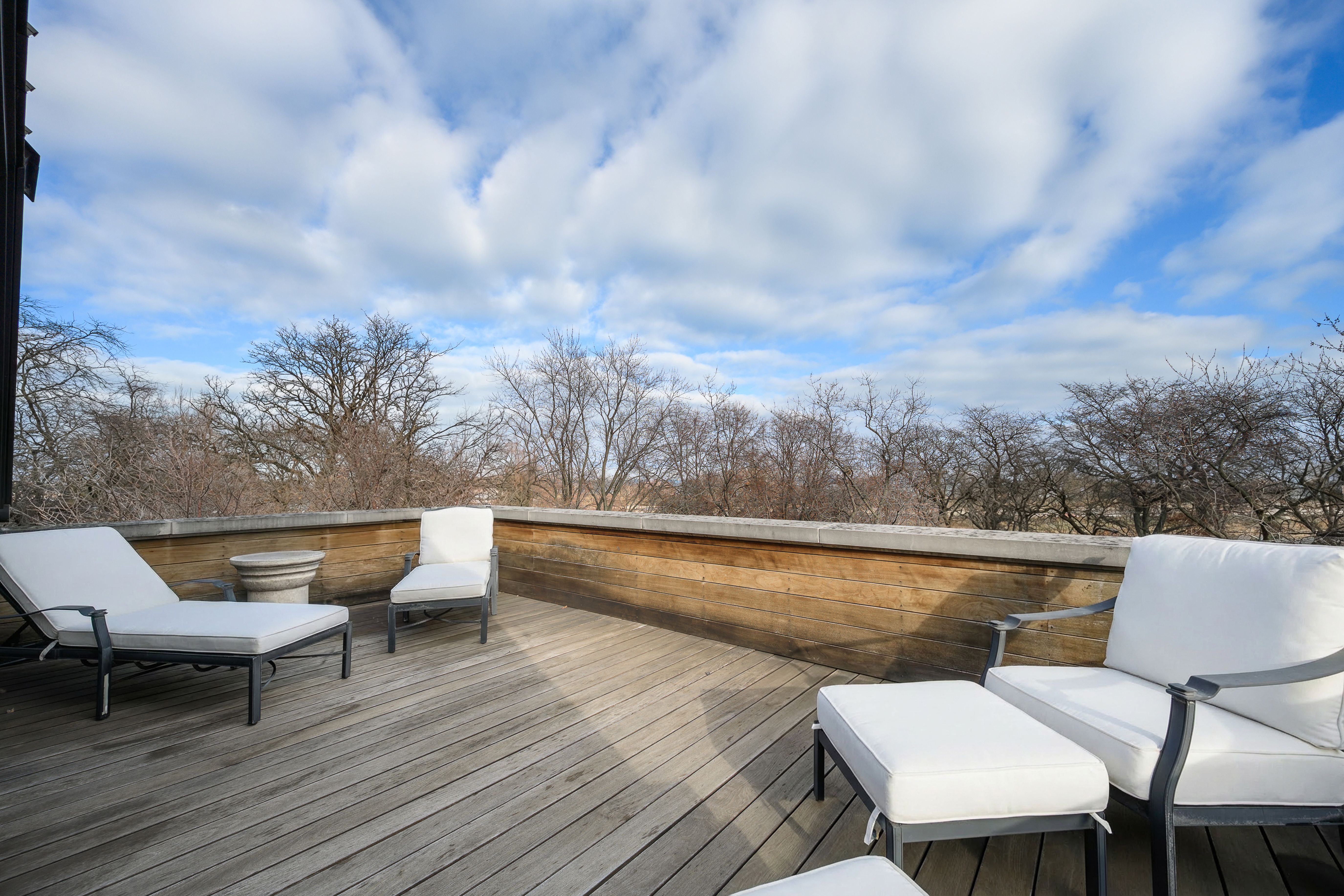  Impeccably Maintained Single-Family Residence on Lake Shore Drive - 物件實景