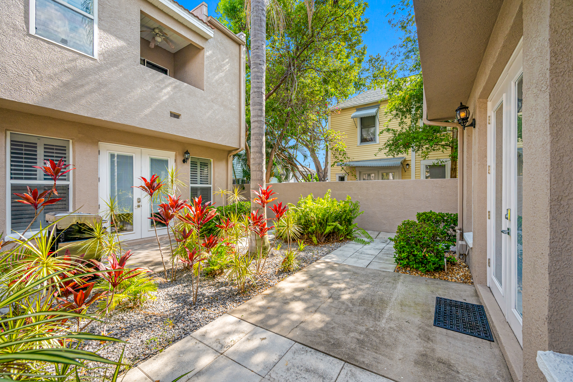 St Petersburg, Florida, 33701, United States, 3 Bedrooms Bedrooms, ,3 BathroomsBathrooms,Residential,For Sale,1979371