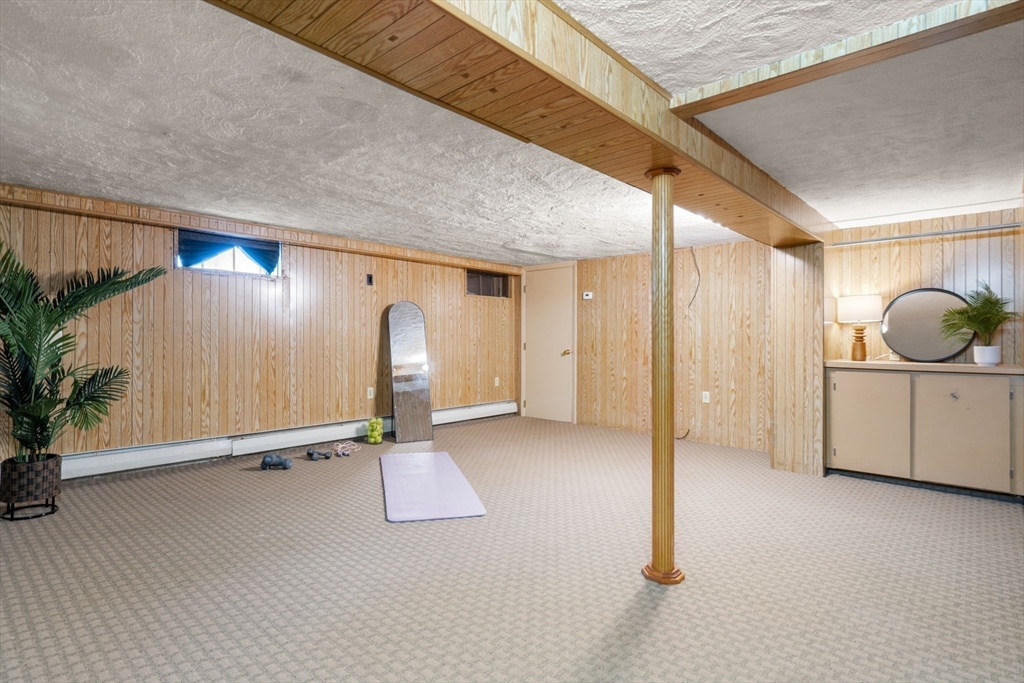 Newton, Massachusetts, 02468, United States, 4 Bedrooms Bedrooms, ,4 BathroomsBathrooms,Residential,For Sale,1942109