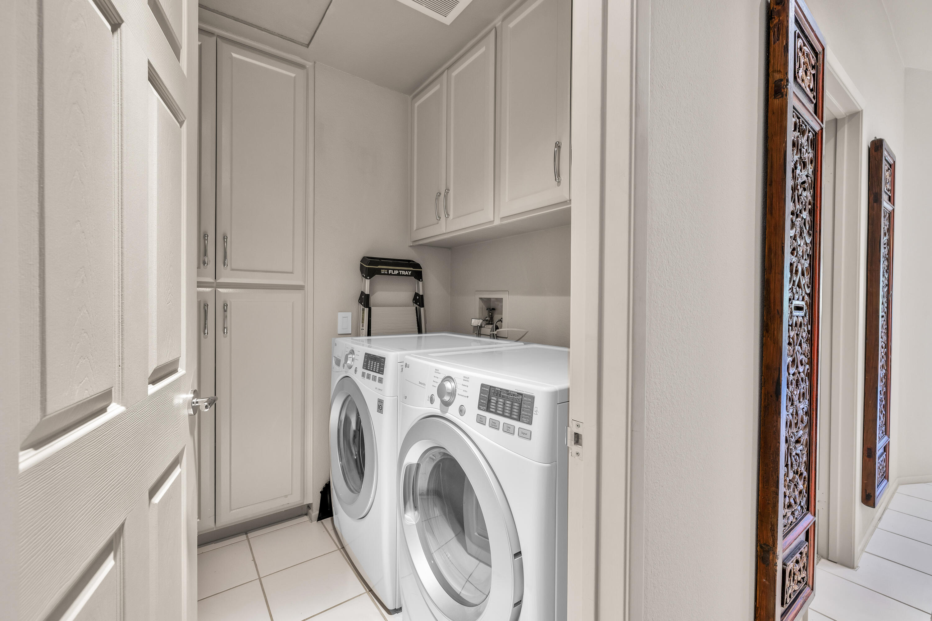 Palm Desert, California, 92211, United States, 3 Bedrooms Bedrooms, ,2 BathroomsBathrooms,Residential,For Sale,1986509