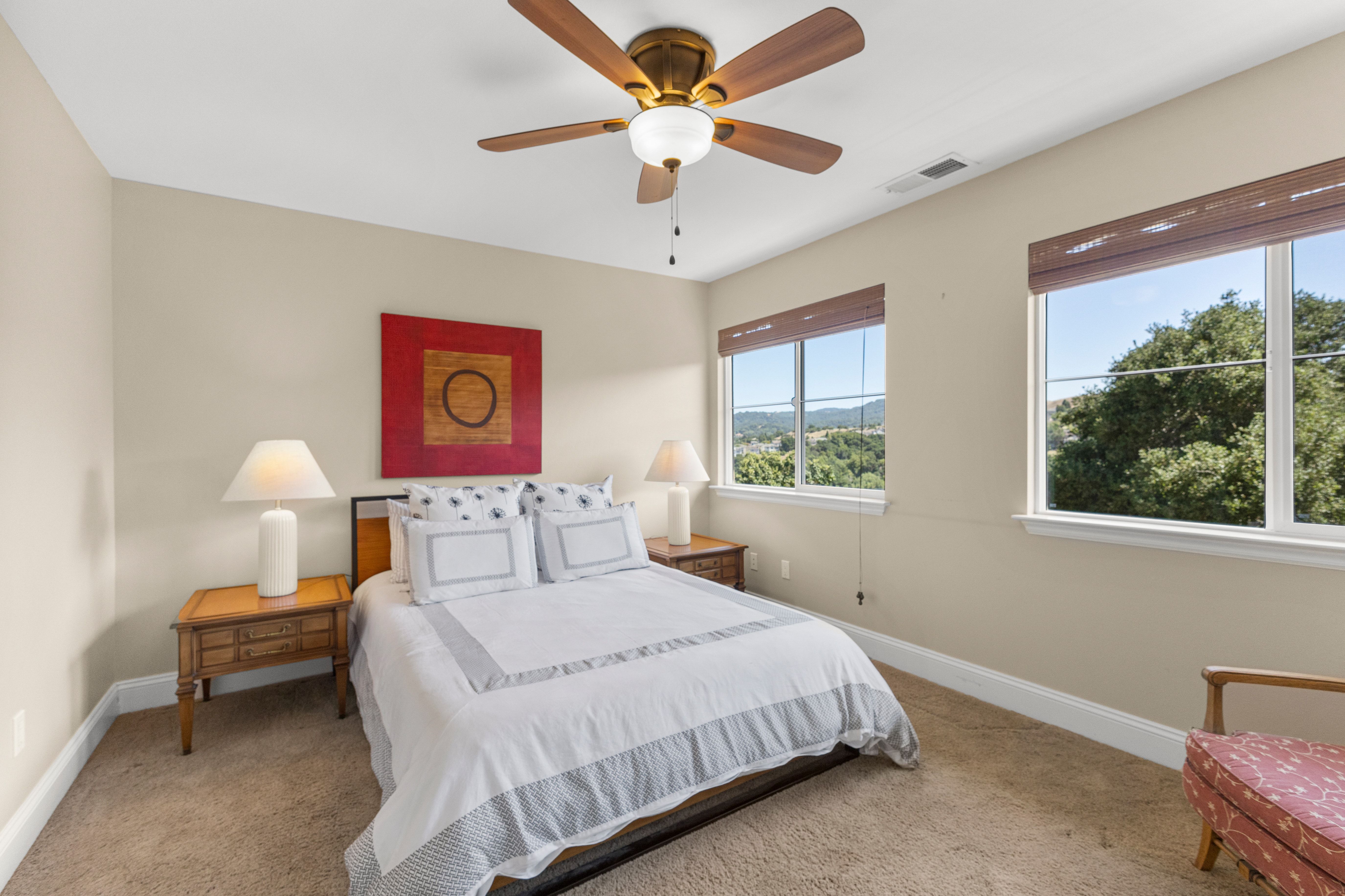  Custom Home on a Spectacular View Lot with Majestic Heritage Oak - 物件實景