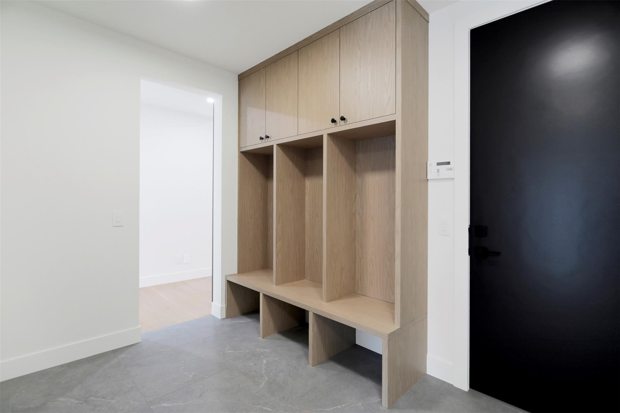 KELOWNA, British Columbia, V1W 0C4, CA, 5 Bedrooms Bedrooms, ,4 BathroomsBathrooms,Residential,For Sale,1960562