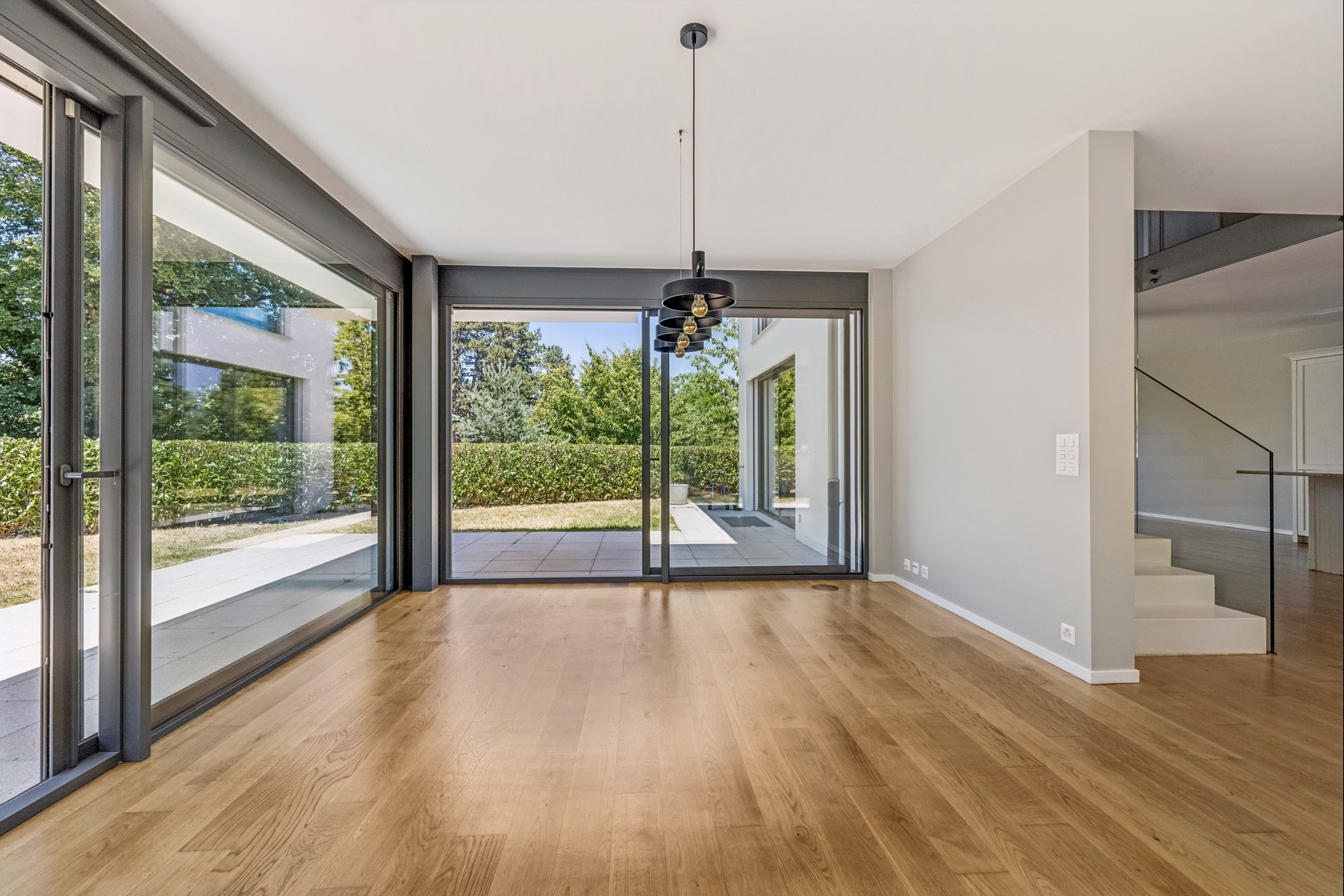  Anières  Elegant contemporary villa with exceptional amenities - 物件實景