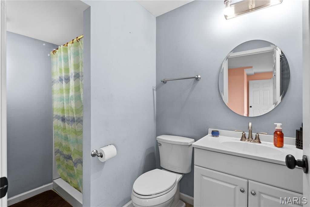 Arnold, Missouri, 63010, United States, 5 Bedrooms Bedrooms, ,4 BathroomsBathrooms,Residential,For Sale,1876130
