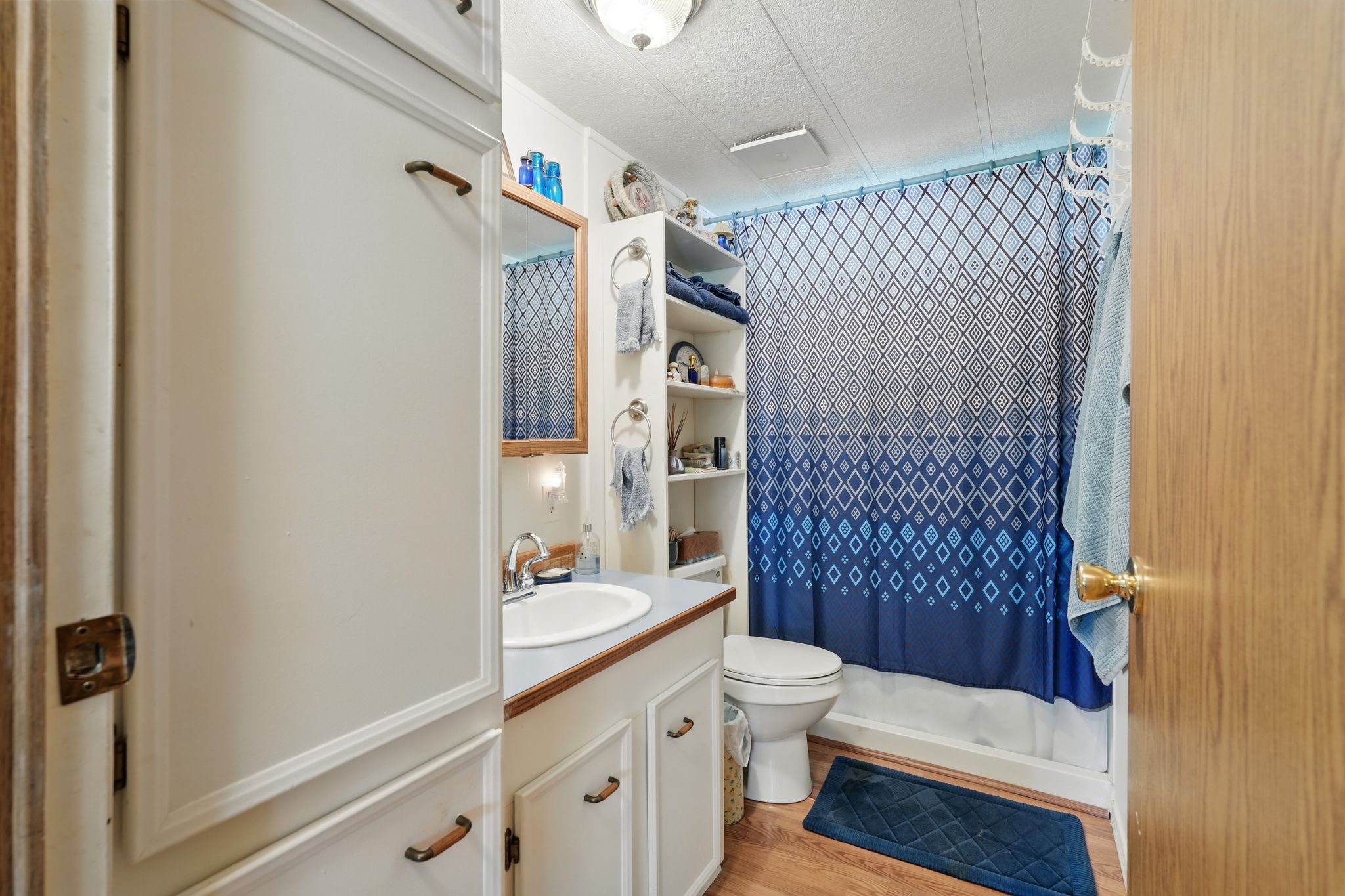 Sagle, Idaho, 83860, United States, 4 Bedrooms Bedrooms, ,2 BathroomsBathrooms,Residential,For Sale,1931932