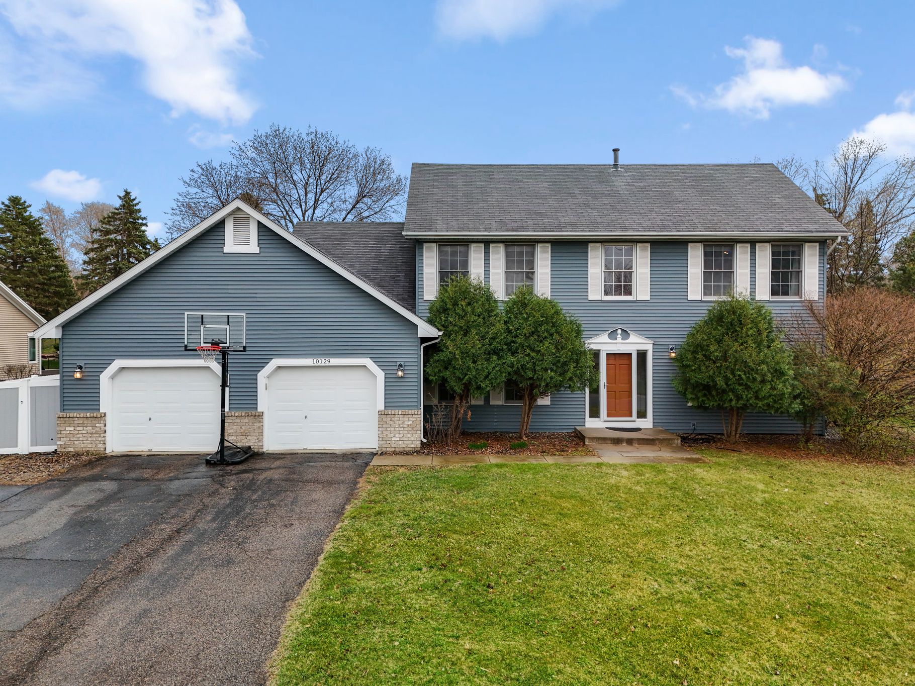  Spacious Village Knolls Home on Private Fenced Lot - 物件實景