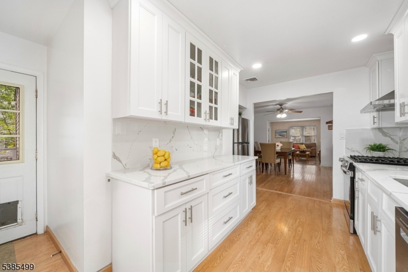 Parsippany-Troy Hills Twp., New Jersey, 07054, United States, 3 Bedrooms Bedrooms, ,2 BathroomsBathrooms,Residential,For Sale,1947046