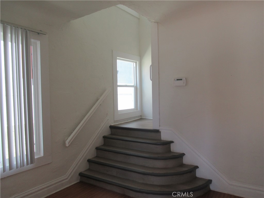 Los Angeles, California, 90018, United States, 4 Bedrooms Bedrooms, ,2 BathroomsBathrooms,Residential,For Sale,1941625
