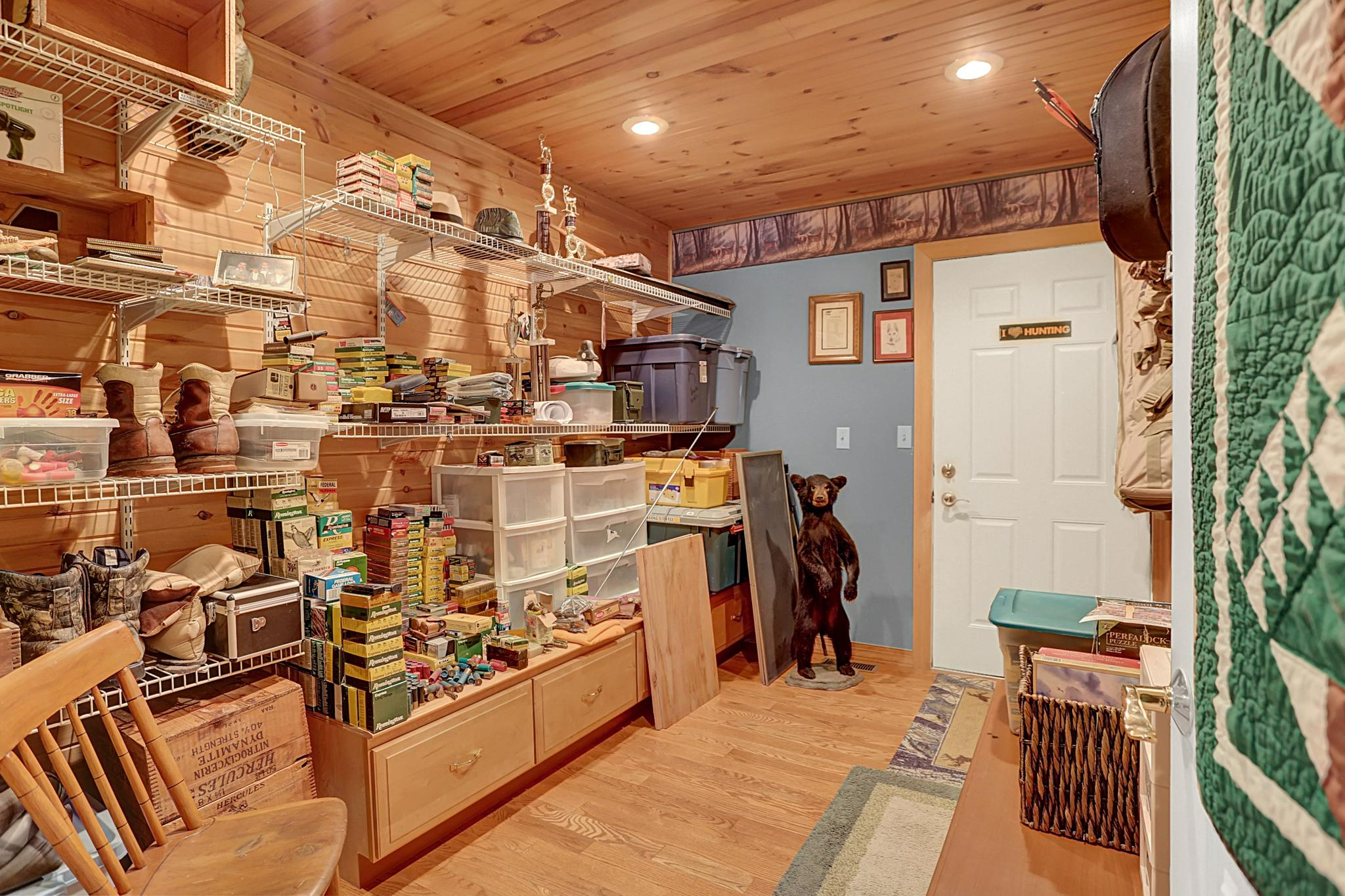 Thompsontown, Pennsylvania, 17094, United States, 4 Bedrooms Bedrooms, ,3 BathroomsBathrooms,Residential,For Sale,1981637