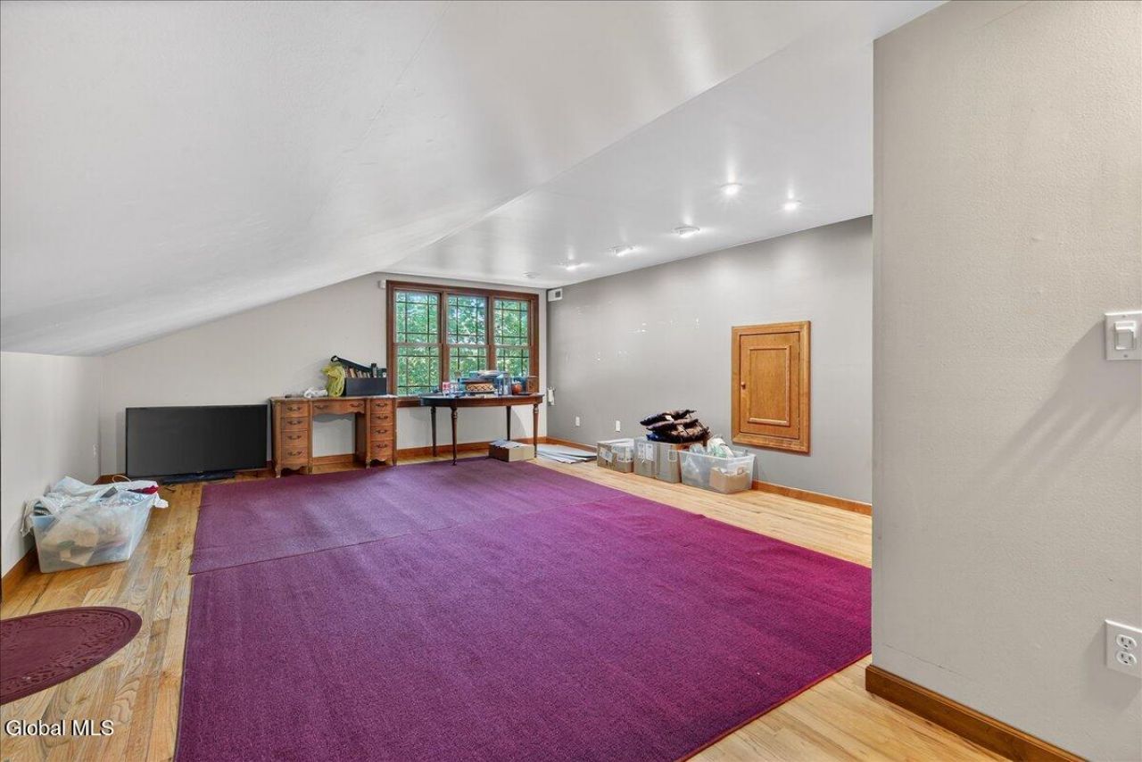 Clifton Park, New York, 12065, United States, 4 Bedrooms Bedrooms, ,3 BathroomsBathrooms,Residential,For Sale,1968691