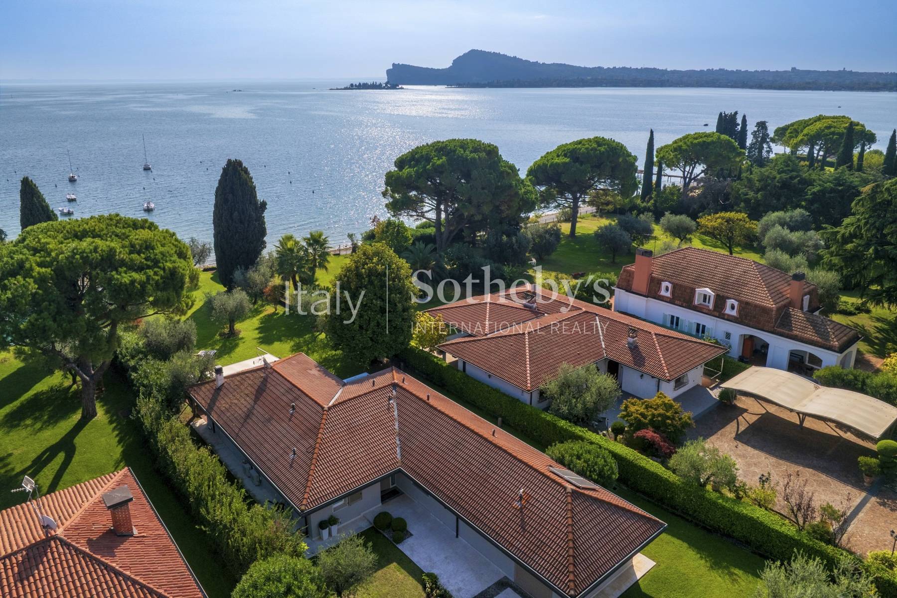  Exclusive modern waterfront villa with private dock - 物件實景
