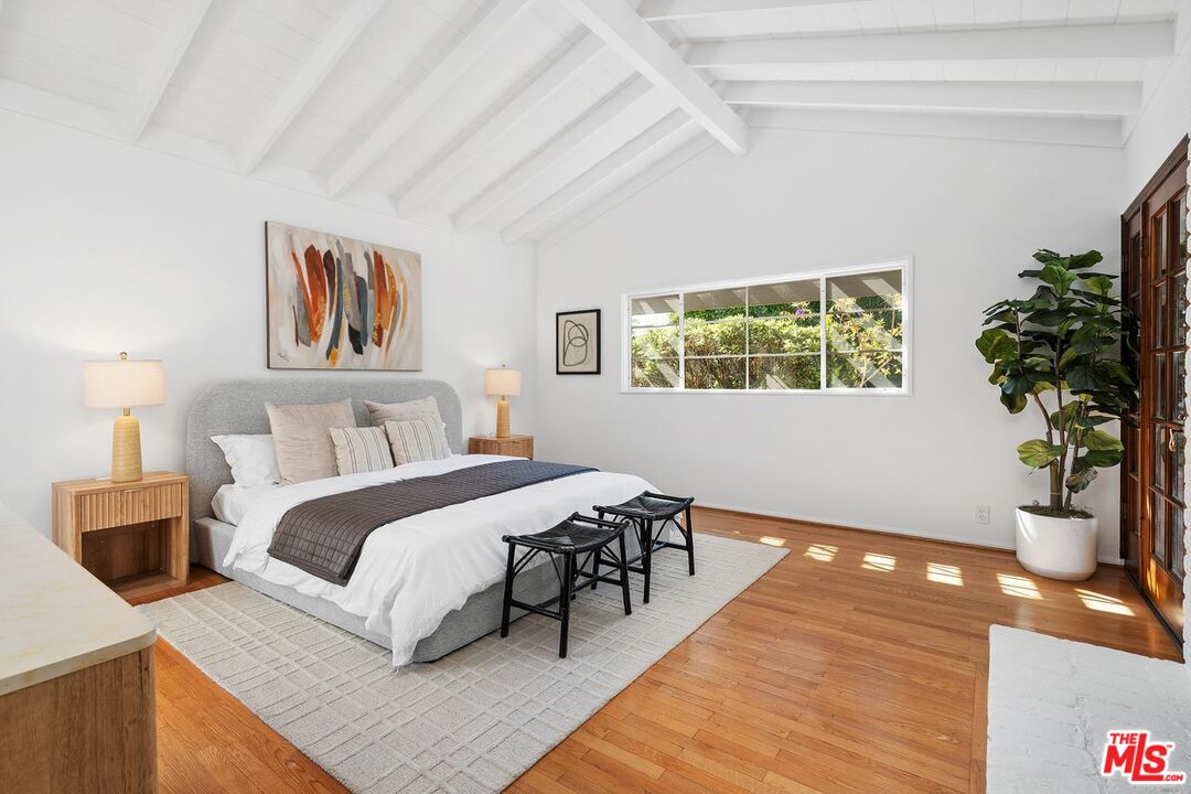 Los Angeles, California, 90049, United States, 3 Bedrooms Bedrooms, ,3 BathroomsBathrooms,Residential,For Sale,1989450