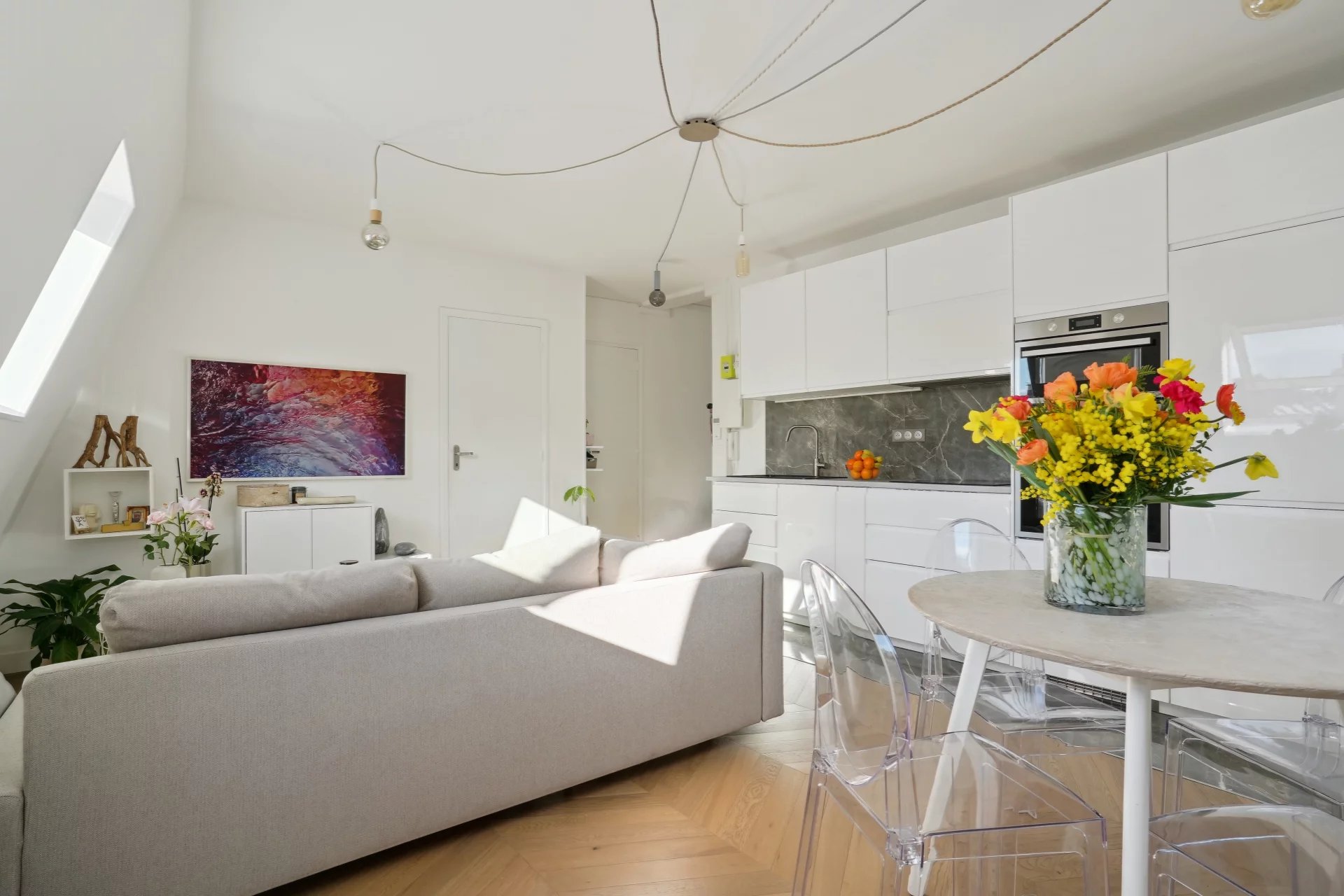 Paris 9th, Île-de-France, 75009, FR, 1 Bedroom Bedrooms, ,2 BathroomsBathrooms,Residential,For Sale,1472764