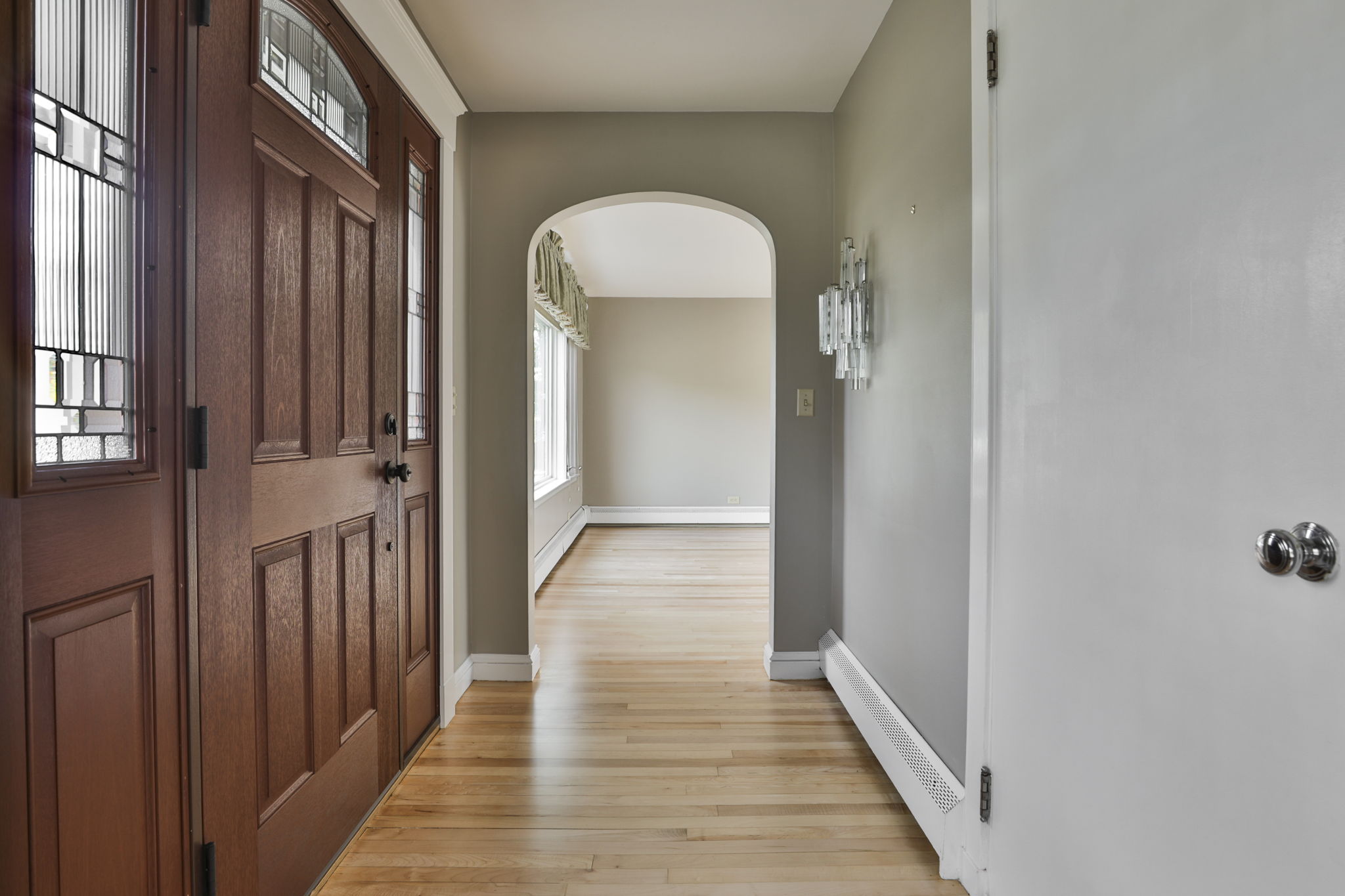 Manchester, New Hampshire, 03104, United States, 3 Bedrooms Bedrooms, ,2 BathroomsBathrooms,Residential,For Sale,1975563