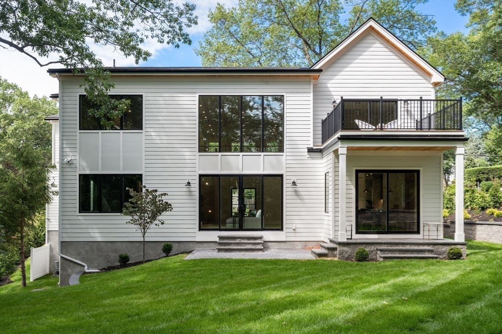 Newton, Massachusetts, 02461, United States, 6 Bedrooms Bedrooms, ,7 BathroomsBathrooms,Residential,For Sale,1882798