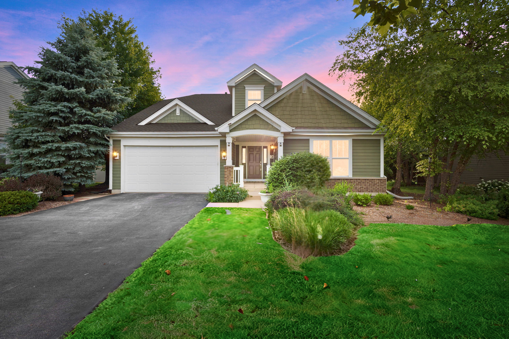 Sugar Grove, Illinois, 60554, United States, 5 Bedrooms Bedrooms, ,4 BathroomsBathrooms,Residential,For Sale,1955061