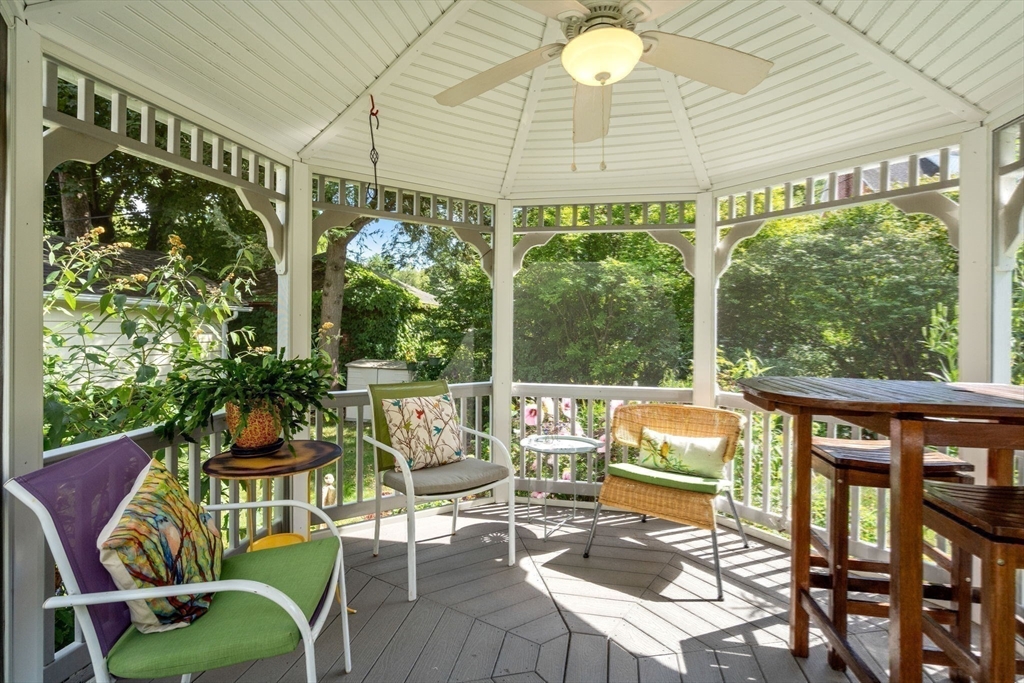 Holyoke, Massachusetts, 01040, United States, 4 Bedrooms Bedrooms, ,2 BathroomsBathrooms,Residential,For Sale,1939451