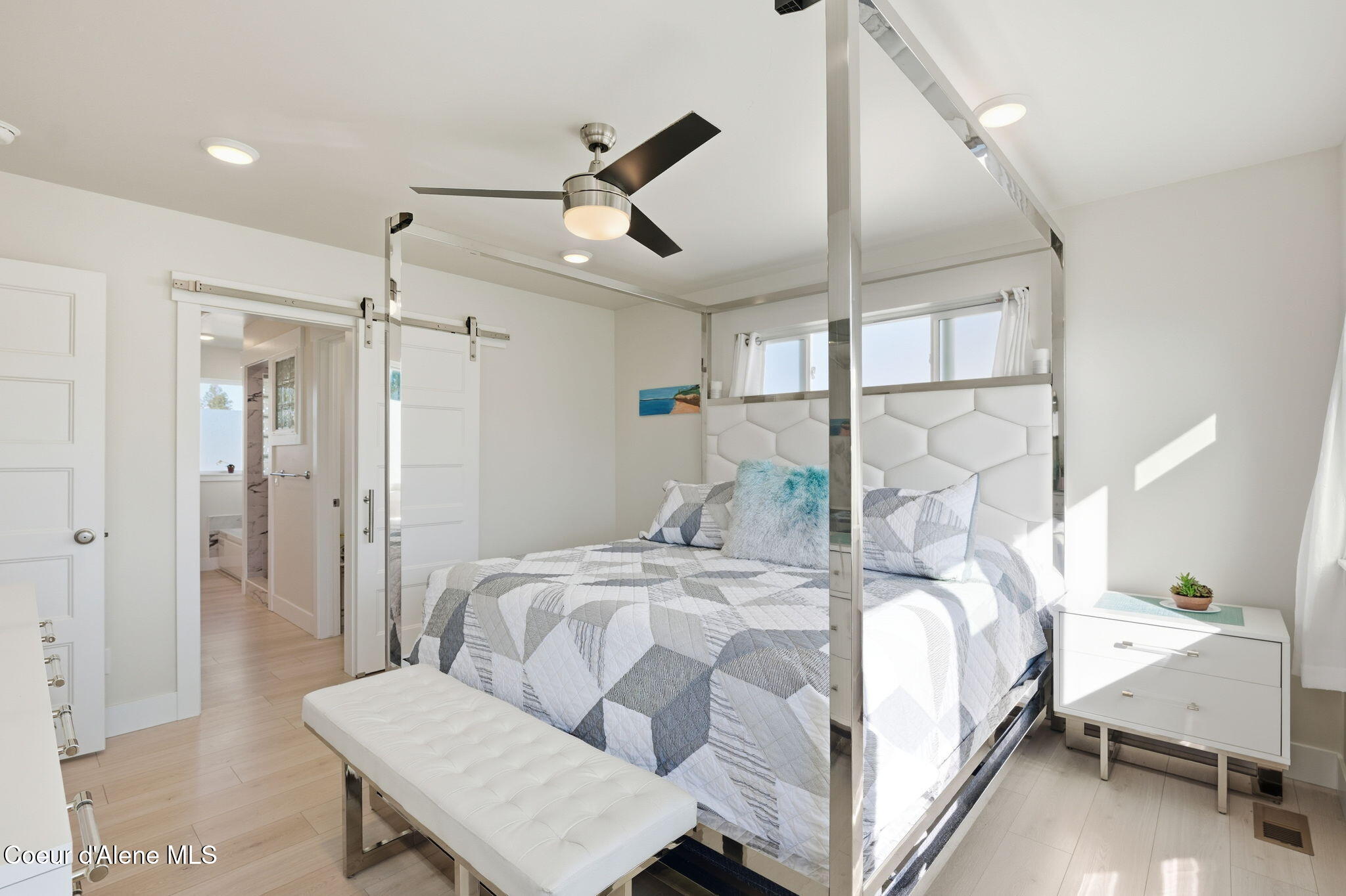 Hayden, Idaho, 83835, United States, 3 Bedrooms Bedrooms, ,3 BathroomsBathrooms,Residential,For Sale,1980507