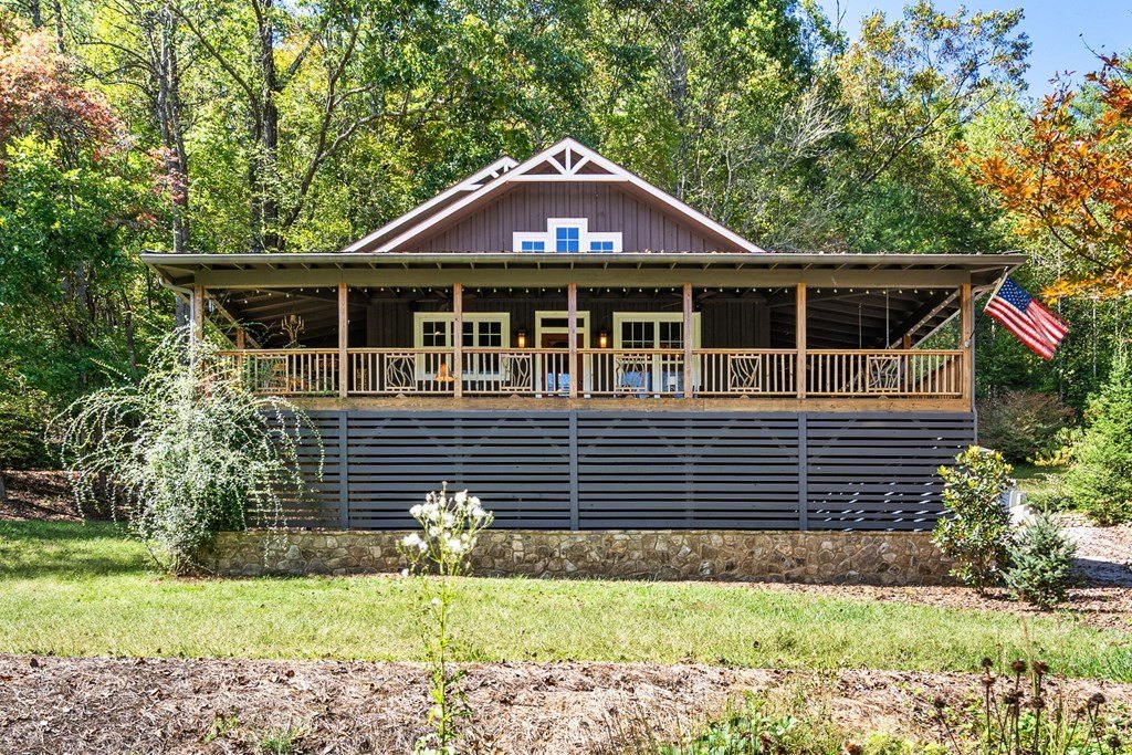 Murphy, North Carolina, 28906, United States, 3 Bedrooms Bedrooms, ,3 BathroomsBathrooms,Residential,For Sale,1982645