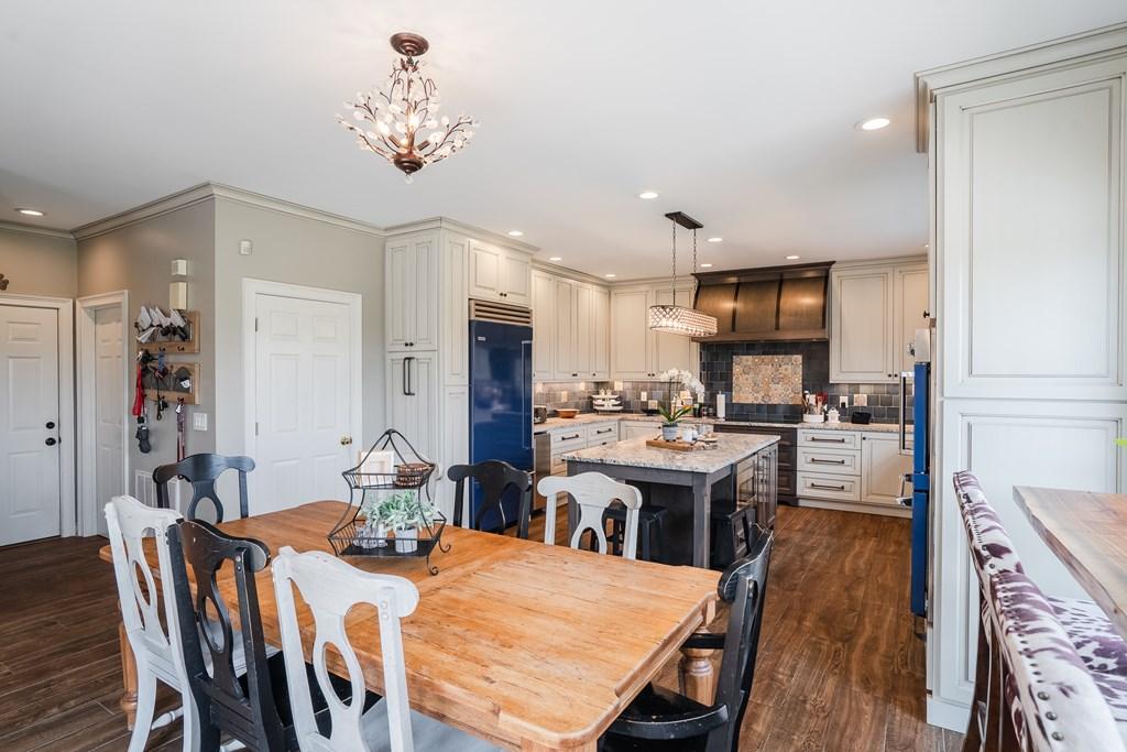 CHATSWORTH, Georgia, 30705, United States, 5 Bedrooms Bedrooms, ,6 BathroomsBathrooms,Residential,For Sale,1846610