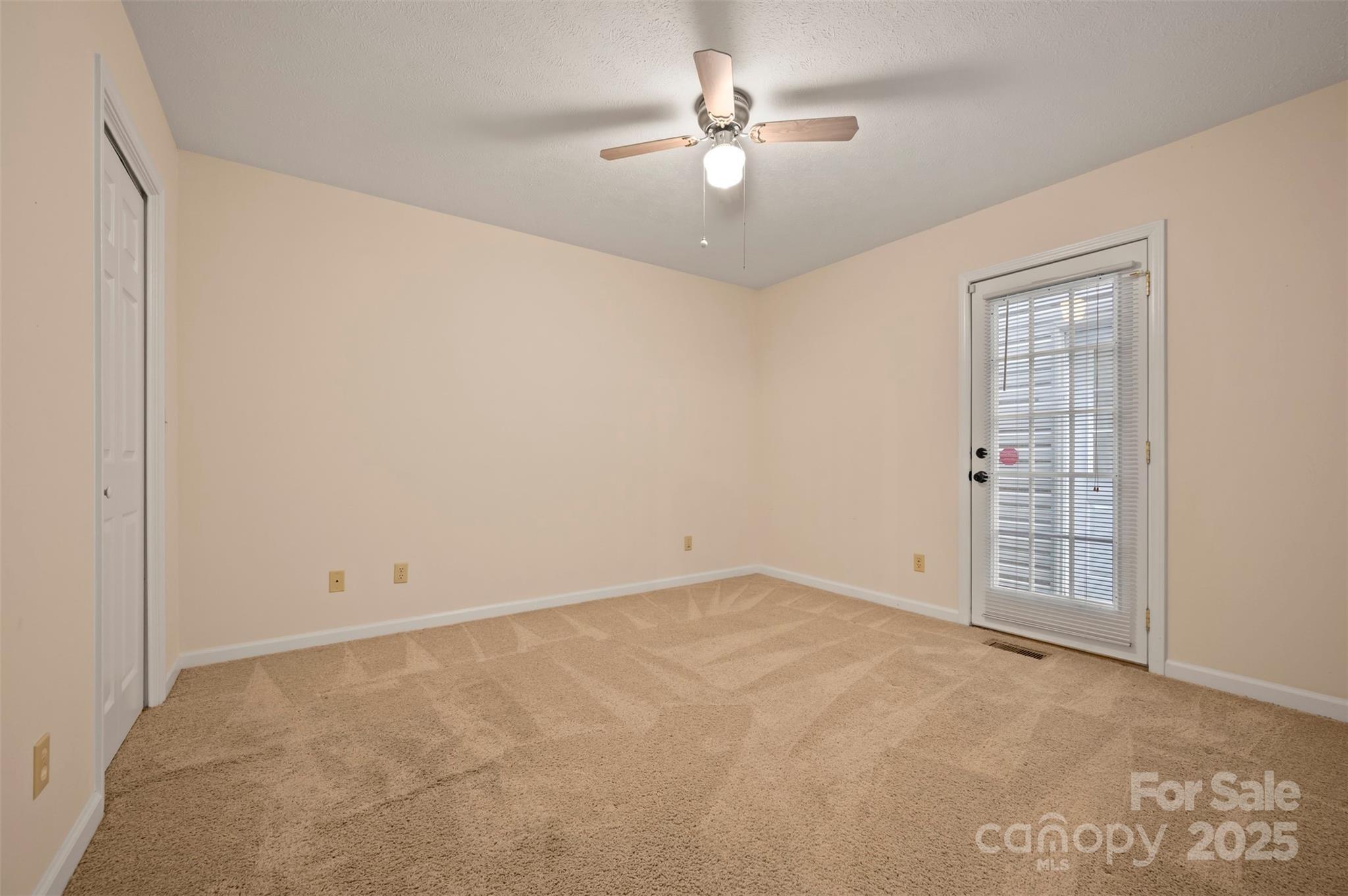 Zirconia, North Carolina, 28790, United States, 3 Bedrooms Bedrooms, ,2 BathroomsBathrooms,Residential,For Sale,1827884