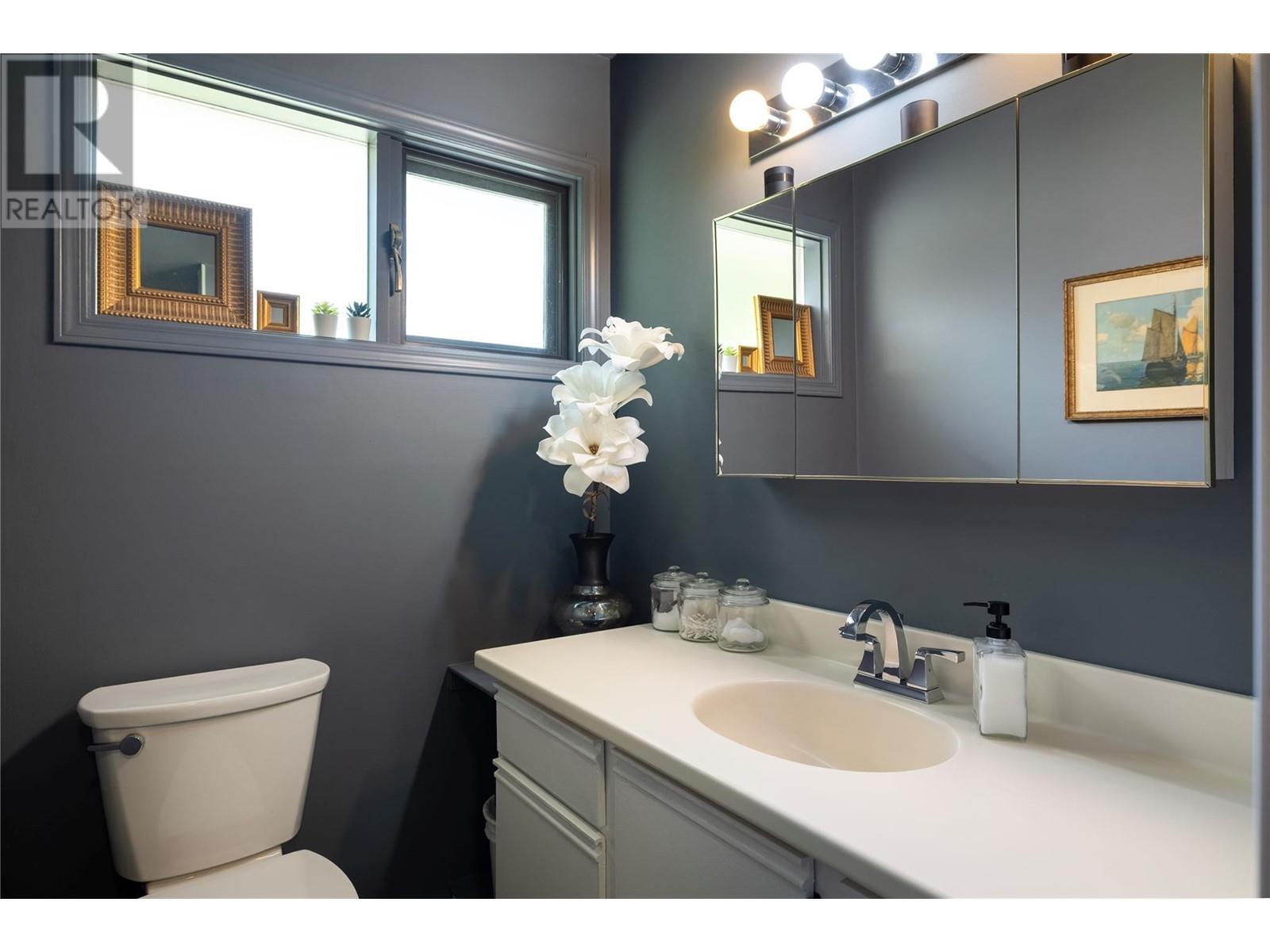 SPALLUMCHEEN, British Columbia, V4Y 0S8, CA, 5 Bedrooms Bedrooms, ,2 BathroomsBathrooms,Residential,For Sale,1950720