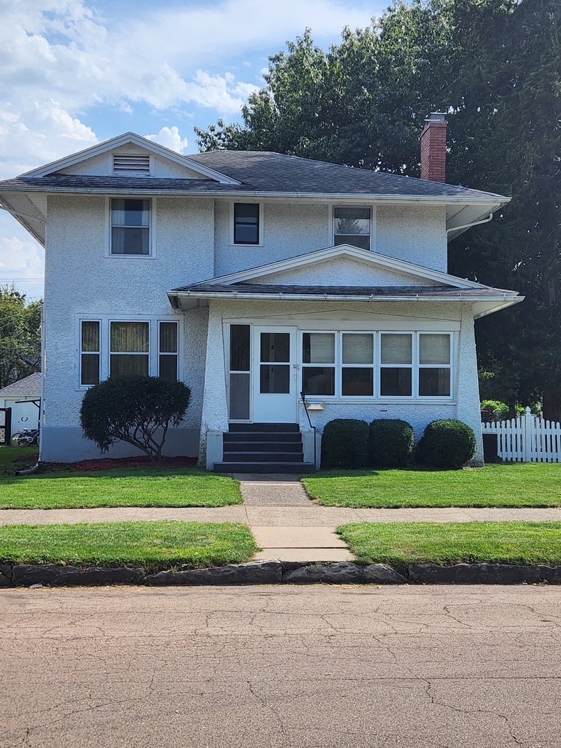 4th Ave, Clinton, IA 52732