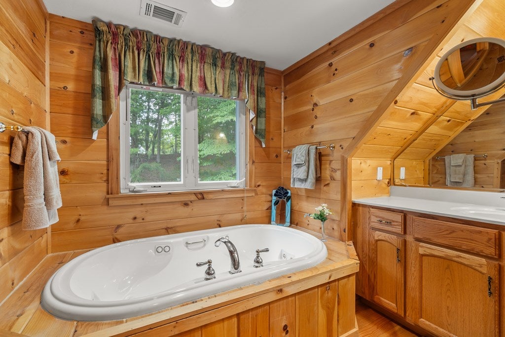 Morganton, Georgia, 30560, United States, 3 Bedrooms Bedrooms, ,3 BathroomsBathrooms,Residential,For Sale,1903694