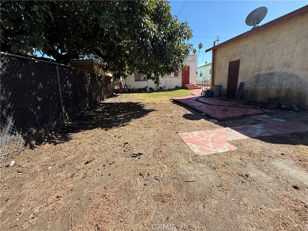 Compton, California, 90221, United States, 2 Bedrooms Bedrooms, ,1 BathroomBathrooms,Residential,For Sale,1979361