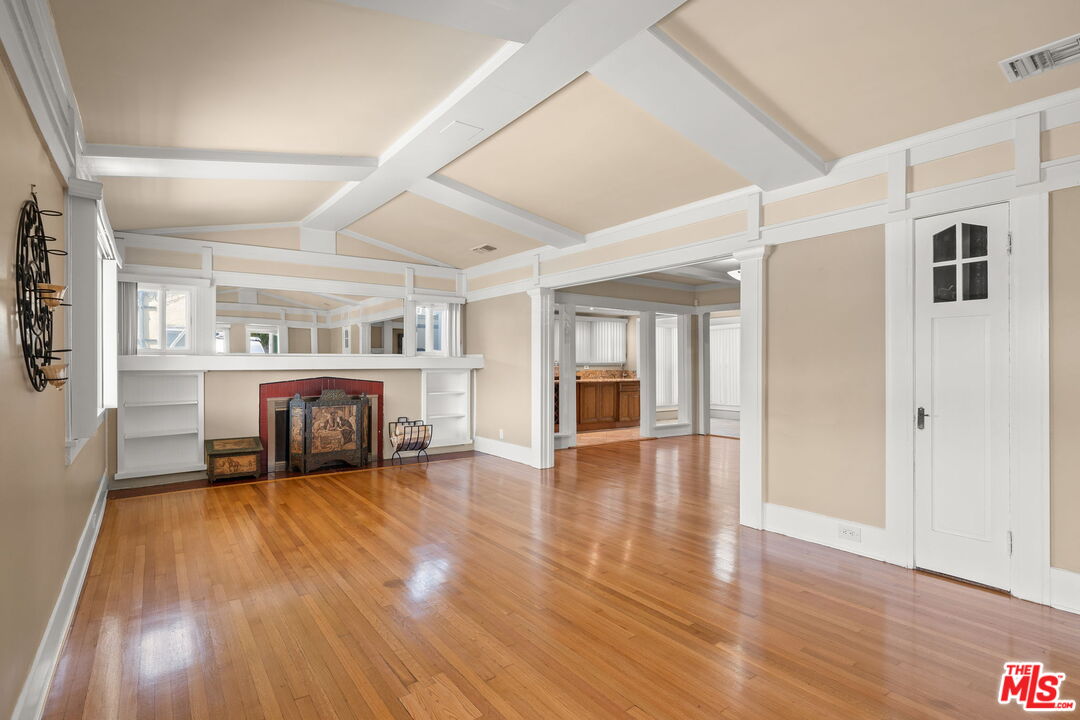 Inglewood, California, 90301, United States, 4 Bedrooms Bedrooms, ,Residential,For Sale,1993499