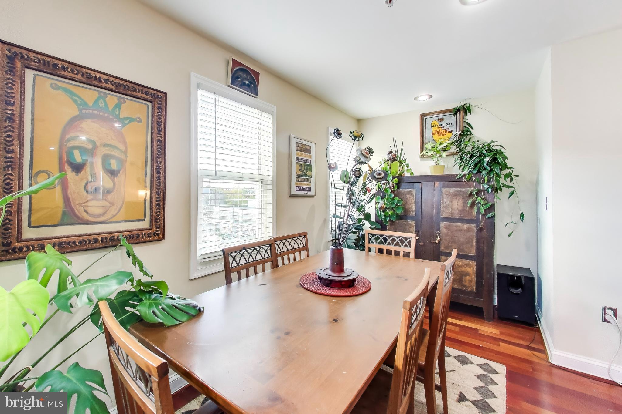 Washington, District of Columbia, 20010, United States, 2 Bedrooms Bedrooms, ,2 BathroomsBathrooms,Residential,For Sale,1974209