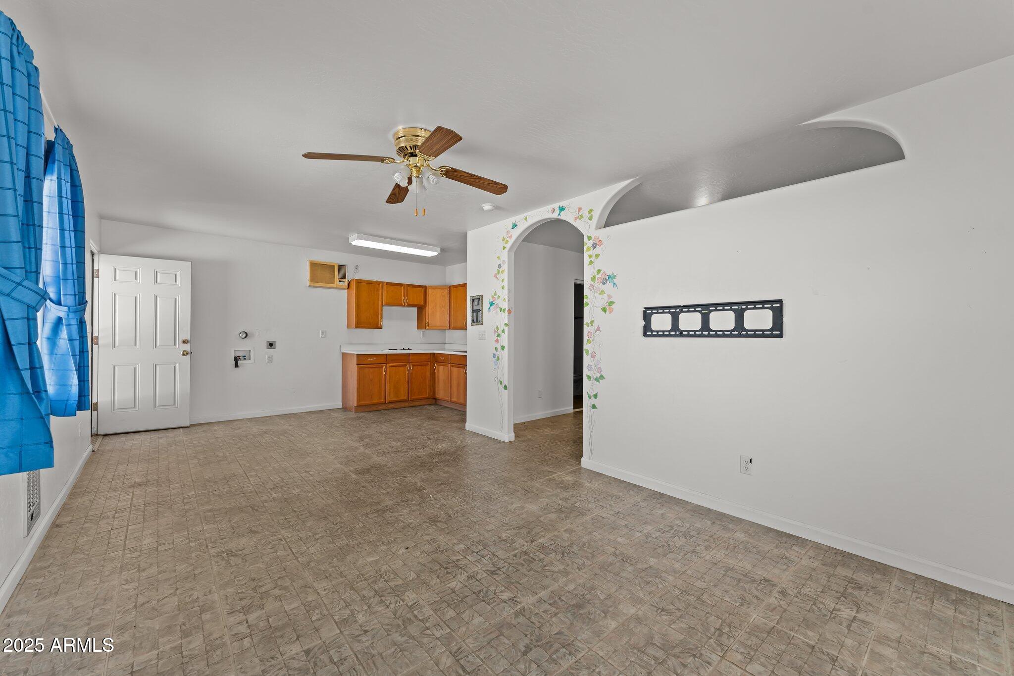 Wickenburg, Arizona, 85390, United States, 3 Bedrooms Bedrooms, ,3 BathroomsBathrooms,Residential,For Sale,1915938