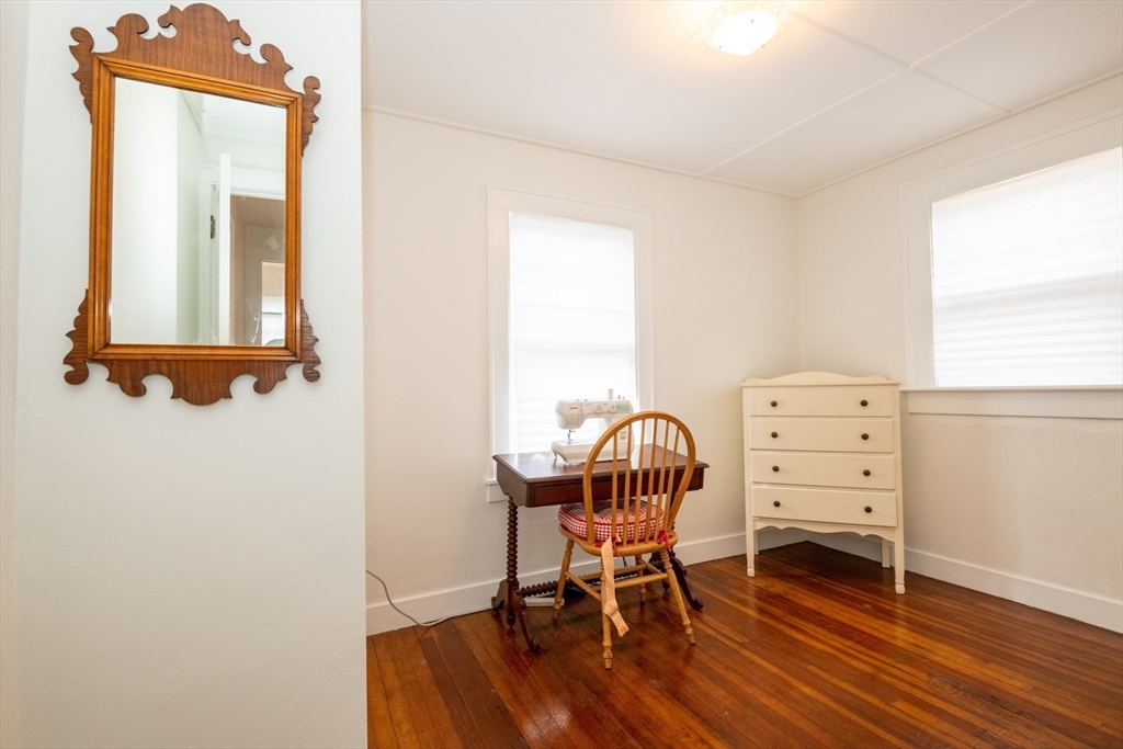 Stoneham, Massachusetts, 02180, United States, 3 Bedrooms Bedrooms, ,1 BathroomBathrooms,Residential,For Sale,1974413