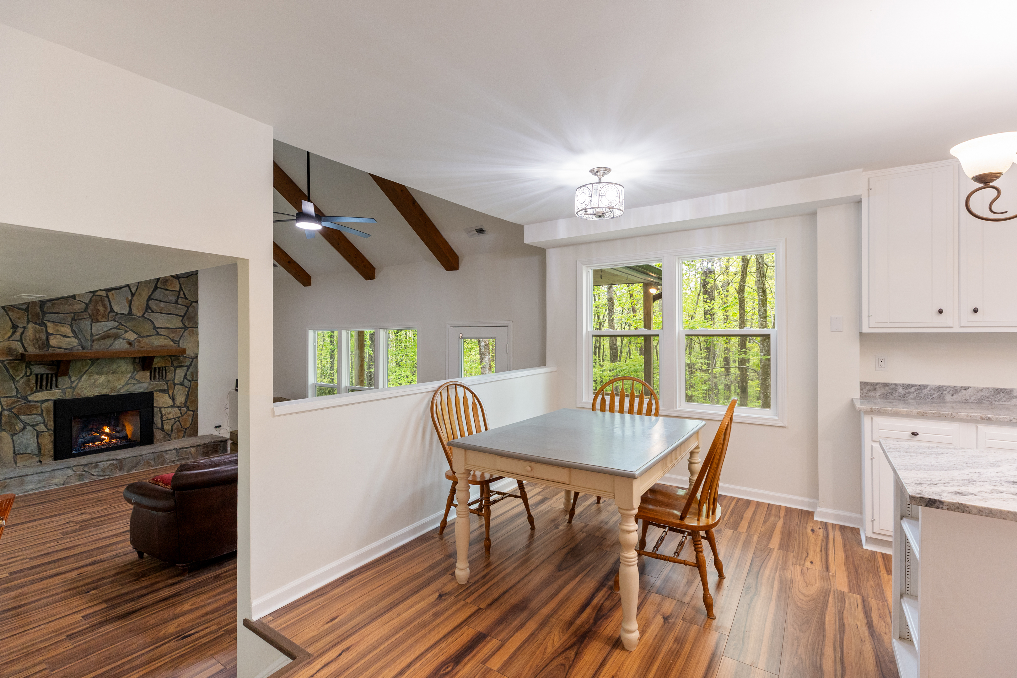  2129 Black Oak Drive - 物件實景