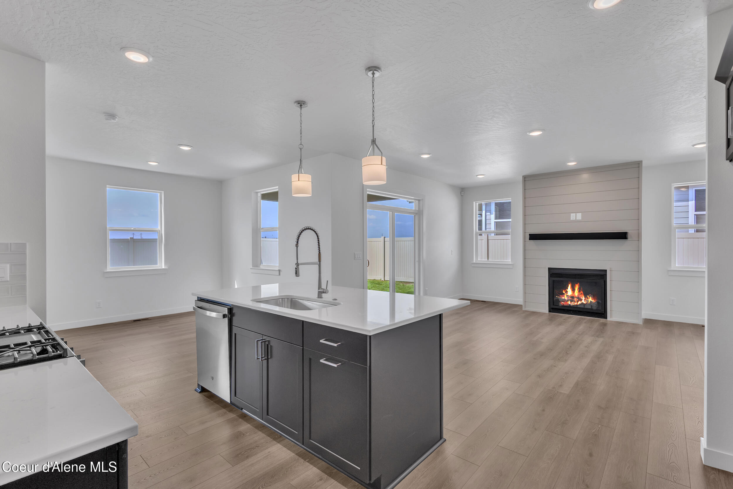 Coeur d'Alene, Idaho, 83815, United States, 3 Bedrooms Bedrooms, ,2 BathroomsBathrooms,Residential,For Sale,1999296