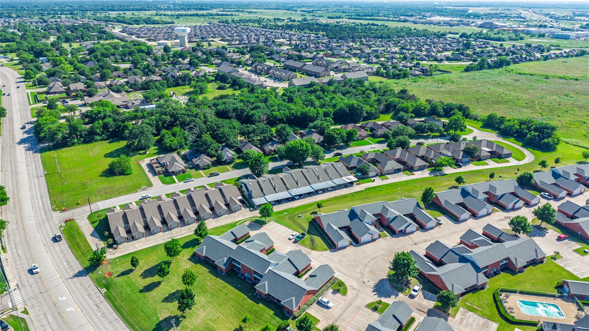 Greenville, Texas, 75402, United States, 18 Bedrooms Bedrooms, ,18 BathroomsBathrooms,Residential,For Sale,2049312