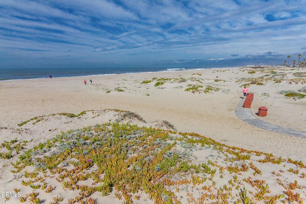 Oxnard, California, 93035, United States, 2 Bedrooms Bedrooms, ,2 BathroomsBathrooms,Residential,For Sale,1926318